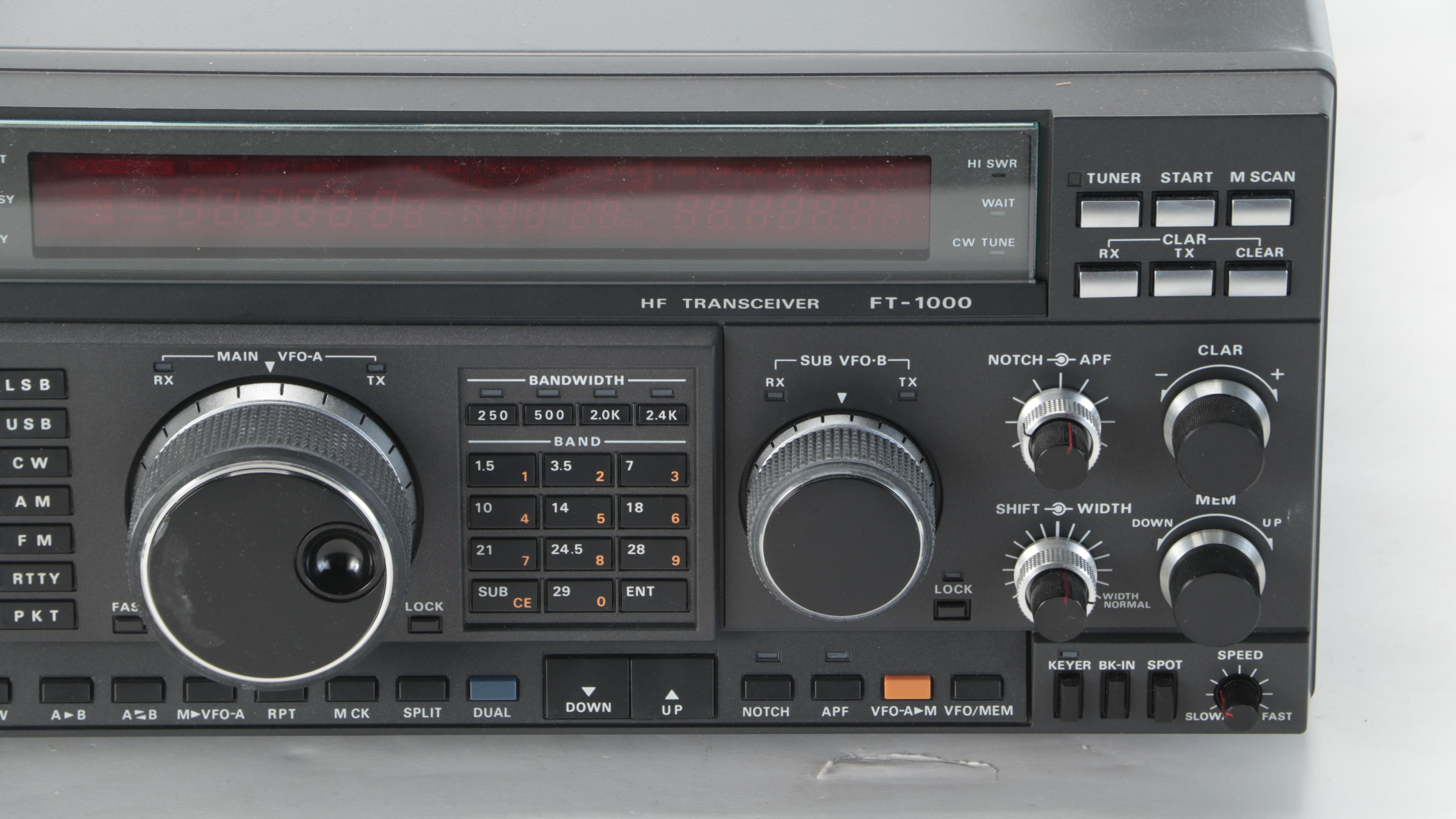 YAESU Transceiver Amateur Radio and Speaker with Ameritron Amplifier