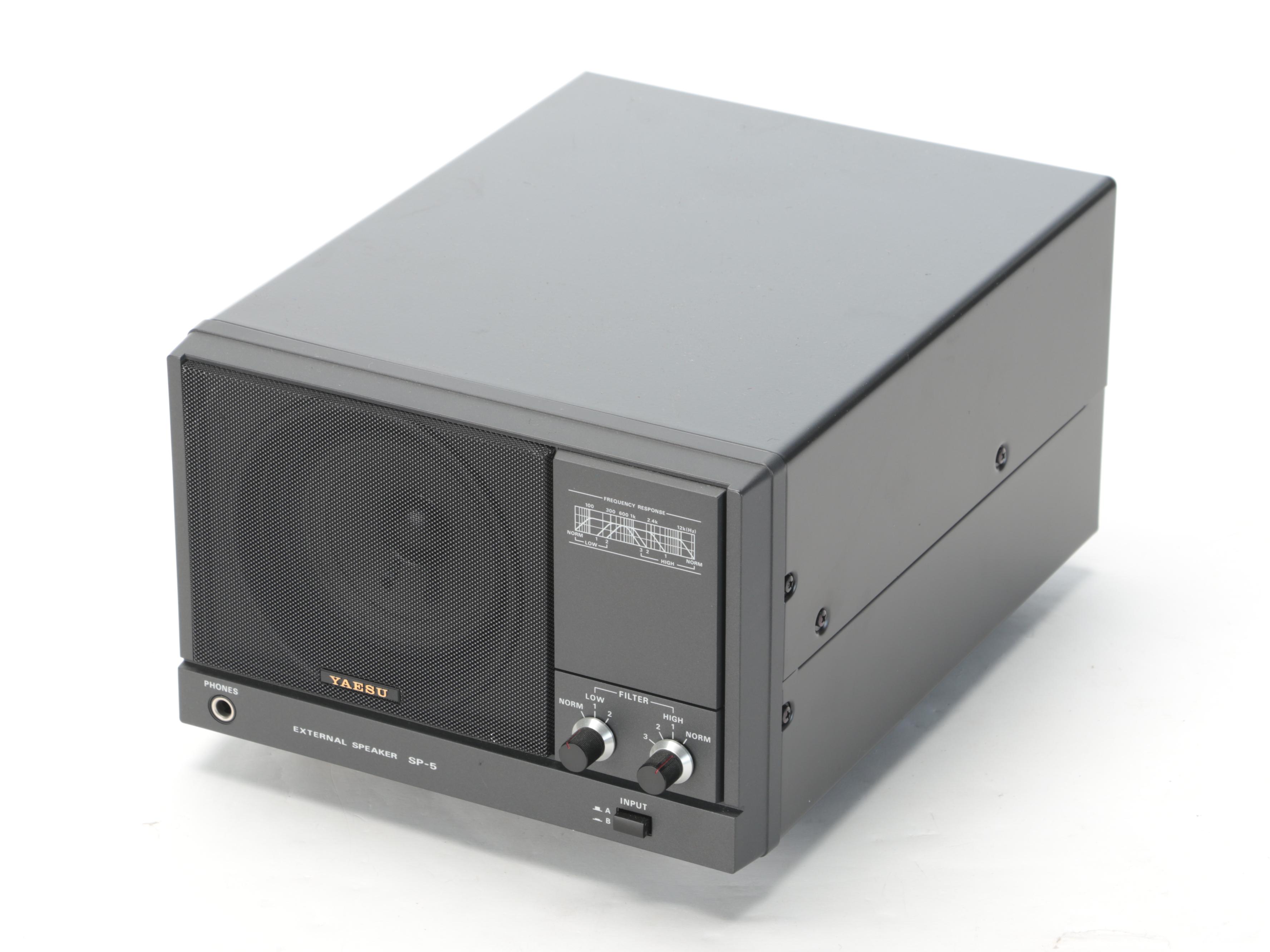 YAESU Transceiver Amateur Radio and Speaker with Ameritron Amplifier