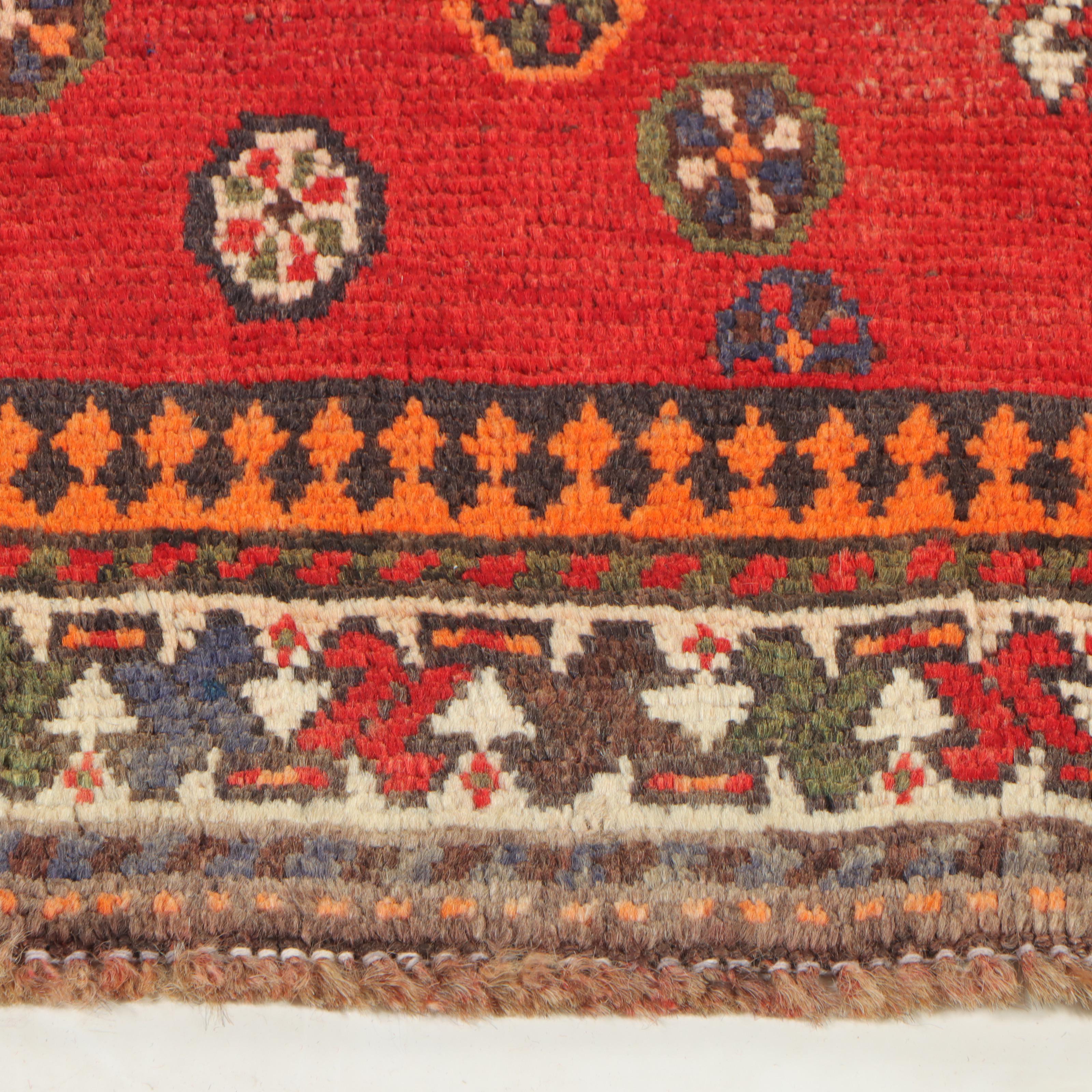 4'8 x 7'6 Hand-Knotted Persian Shiraz Area Rug