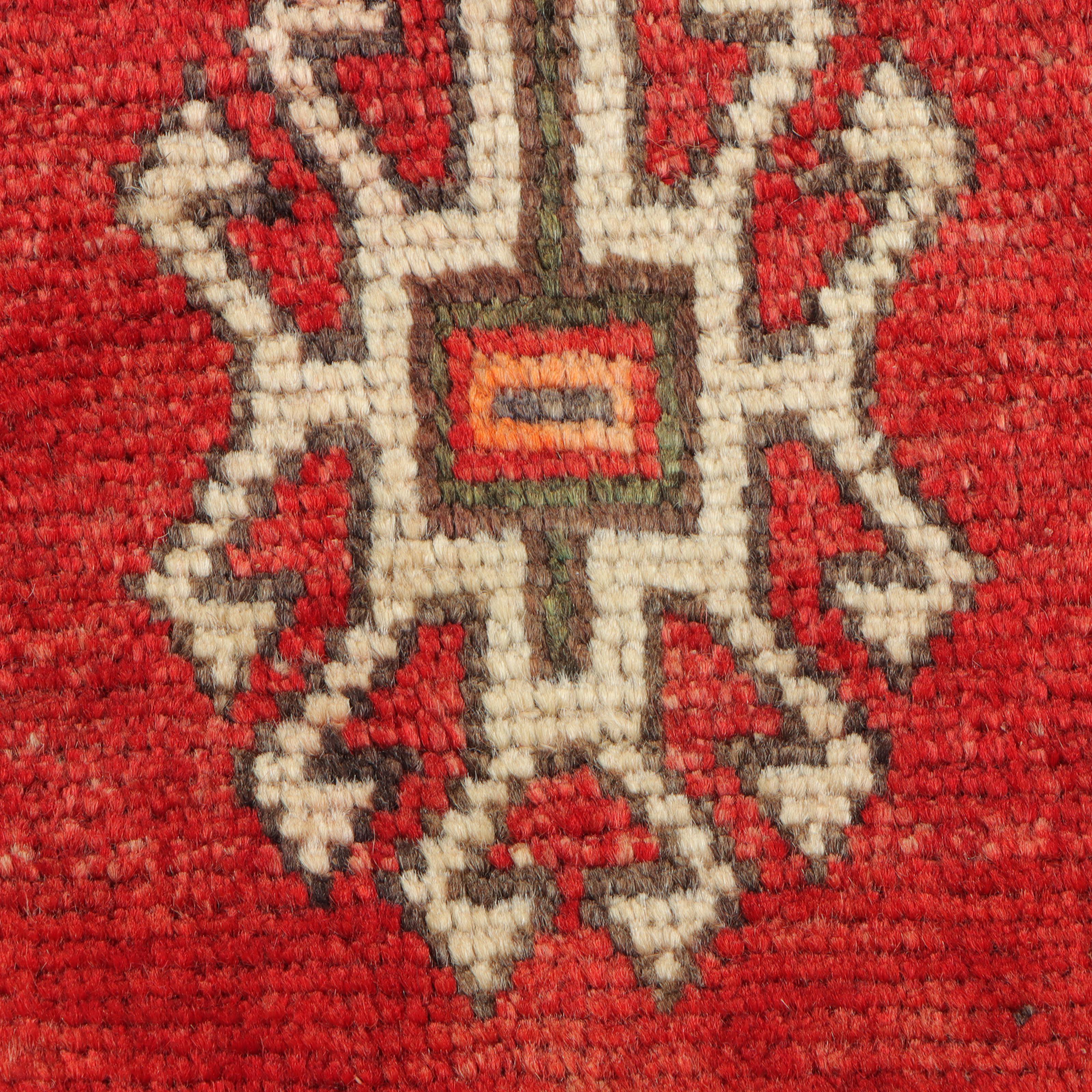 4'8 x 7'6 Hand-Knotted Persian Shiraz Area Rug