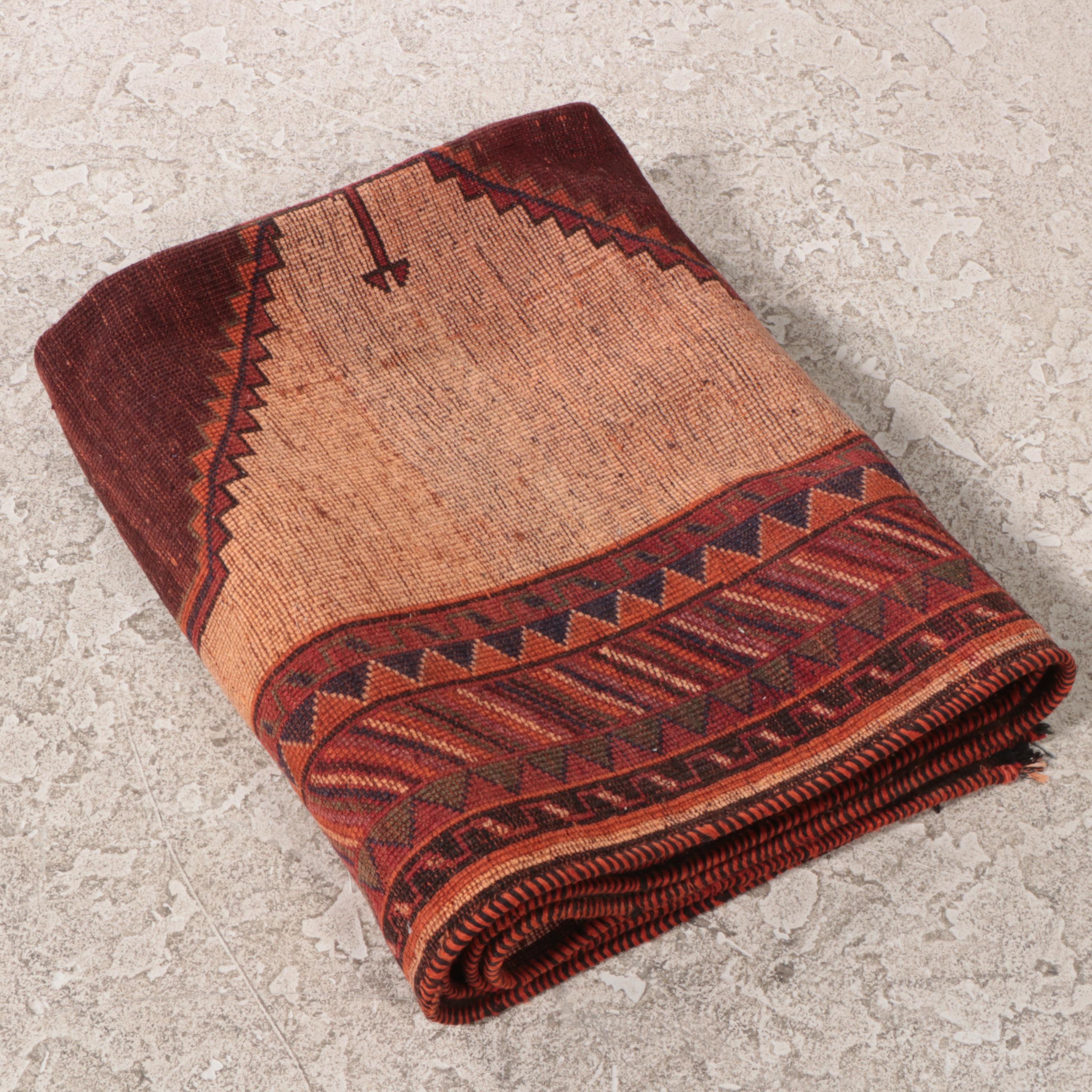 4'10 x 7'10 Hand-Knotted Persian Qashqai Area Rug