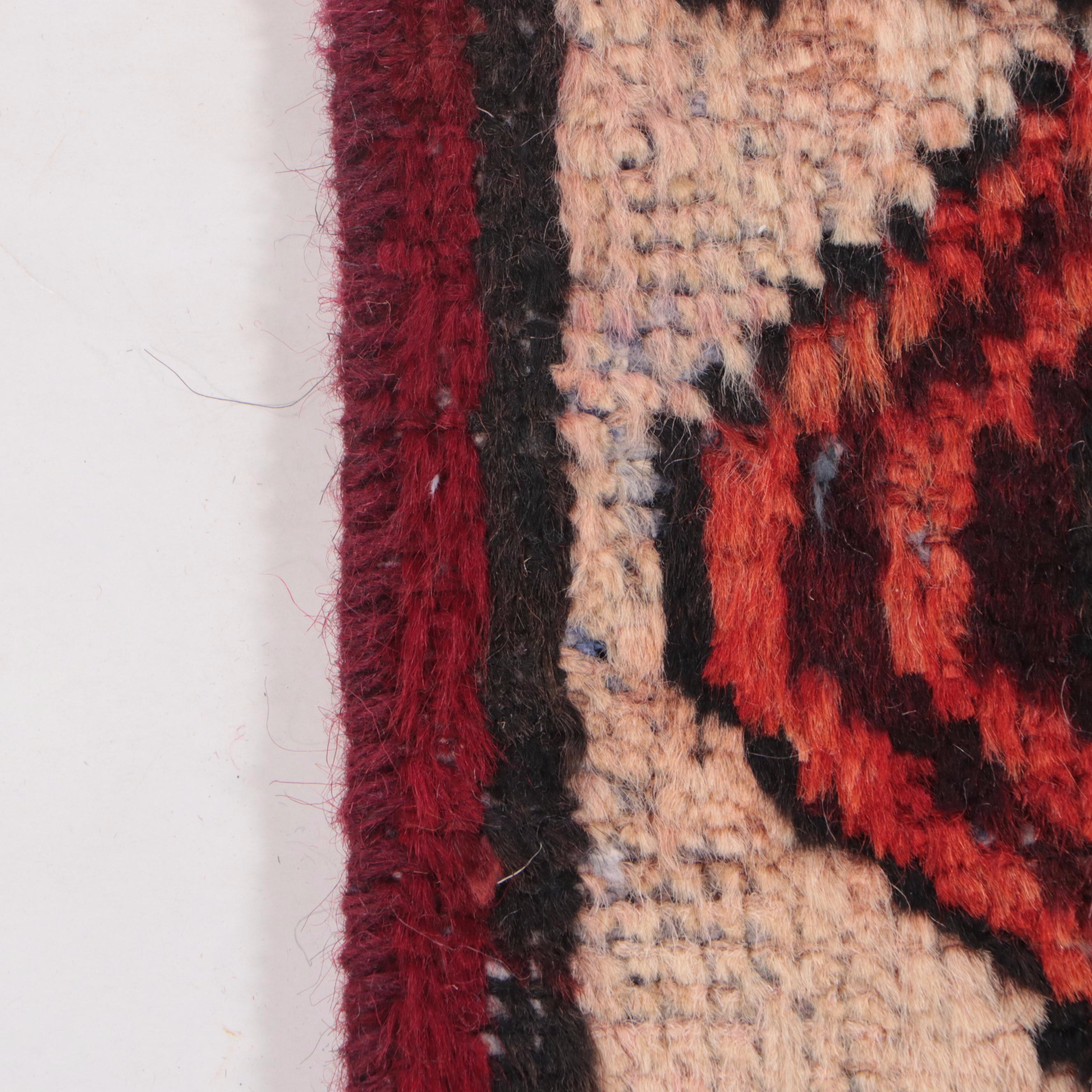 5' x 9'9 Hand-Knotted Persian Zanjan Area Rug