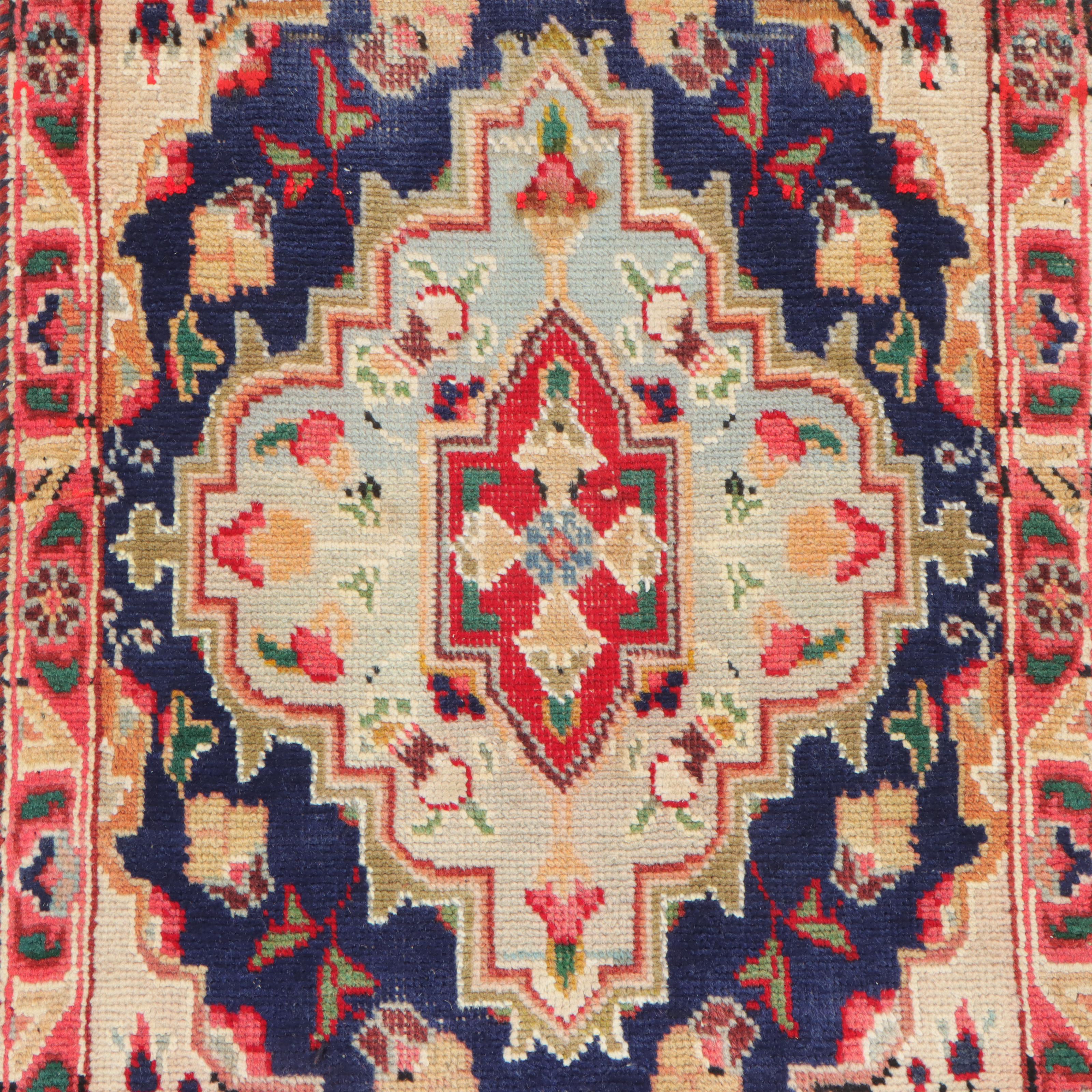 1'9 x 5'9 Hand-Knotted Persian Qashqai Carpet Runner