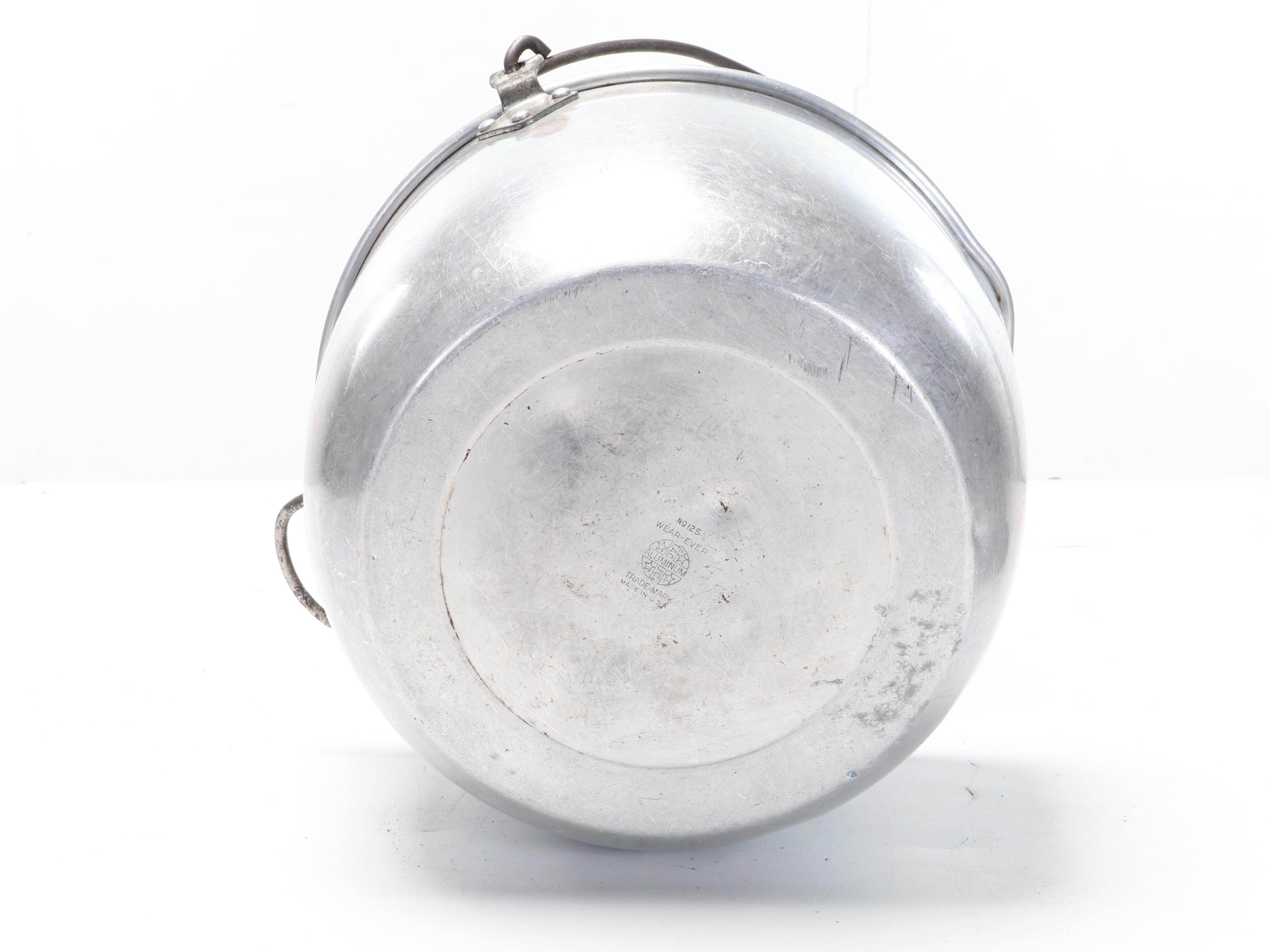 Cast Iron Corn Cob Muffin Tins with Other Dutch Ovens, Mid to Late 20th Century