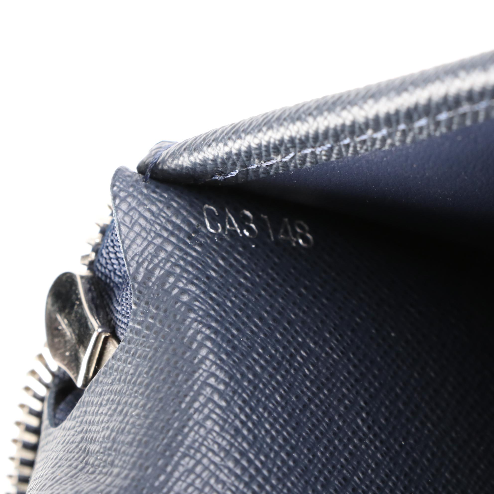 Louis Vuitton Zippy Wallet in Blue Marine Epi Leather