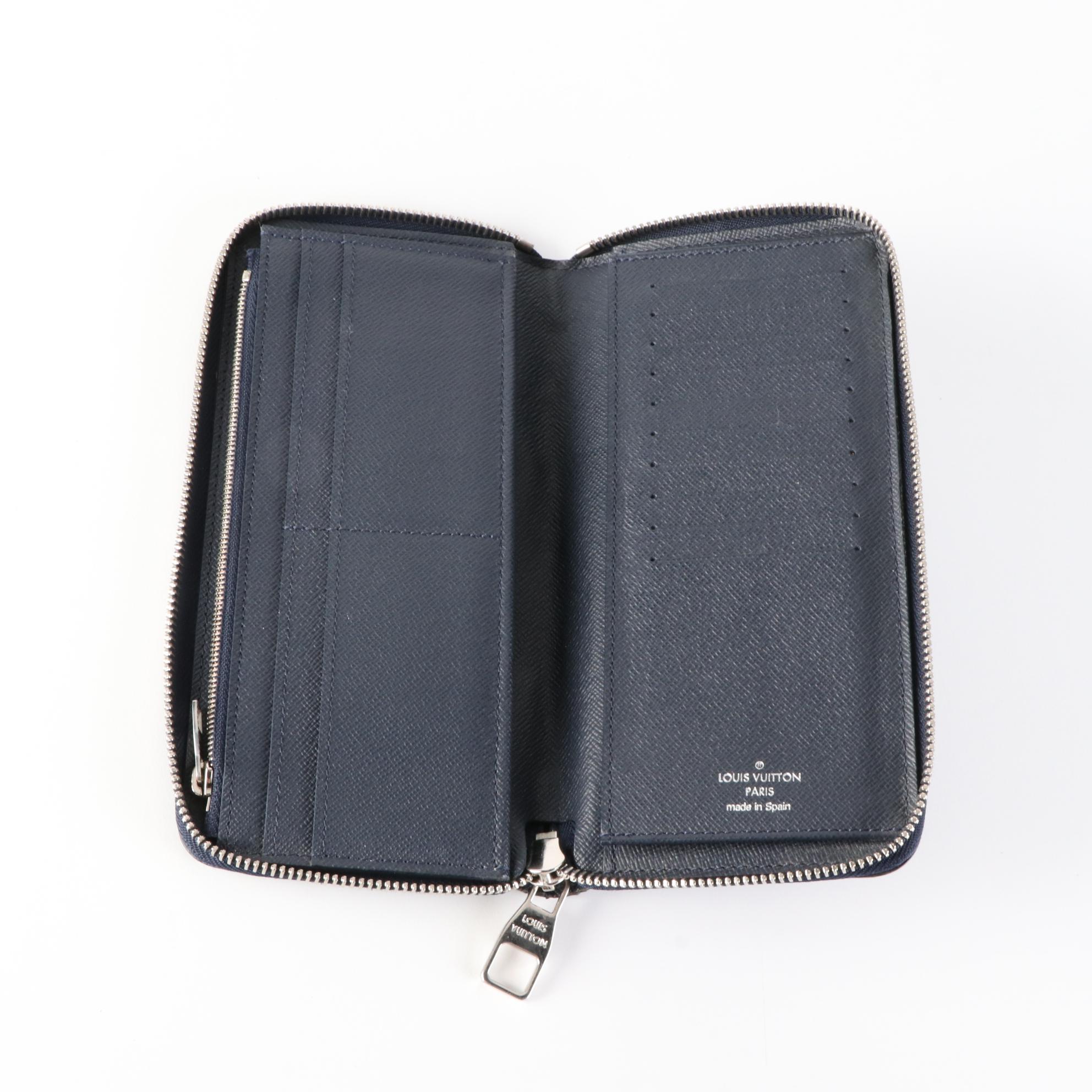Louis Vuitton Zippy Wallet in Blue Marine Epi Leather