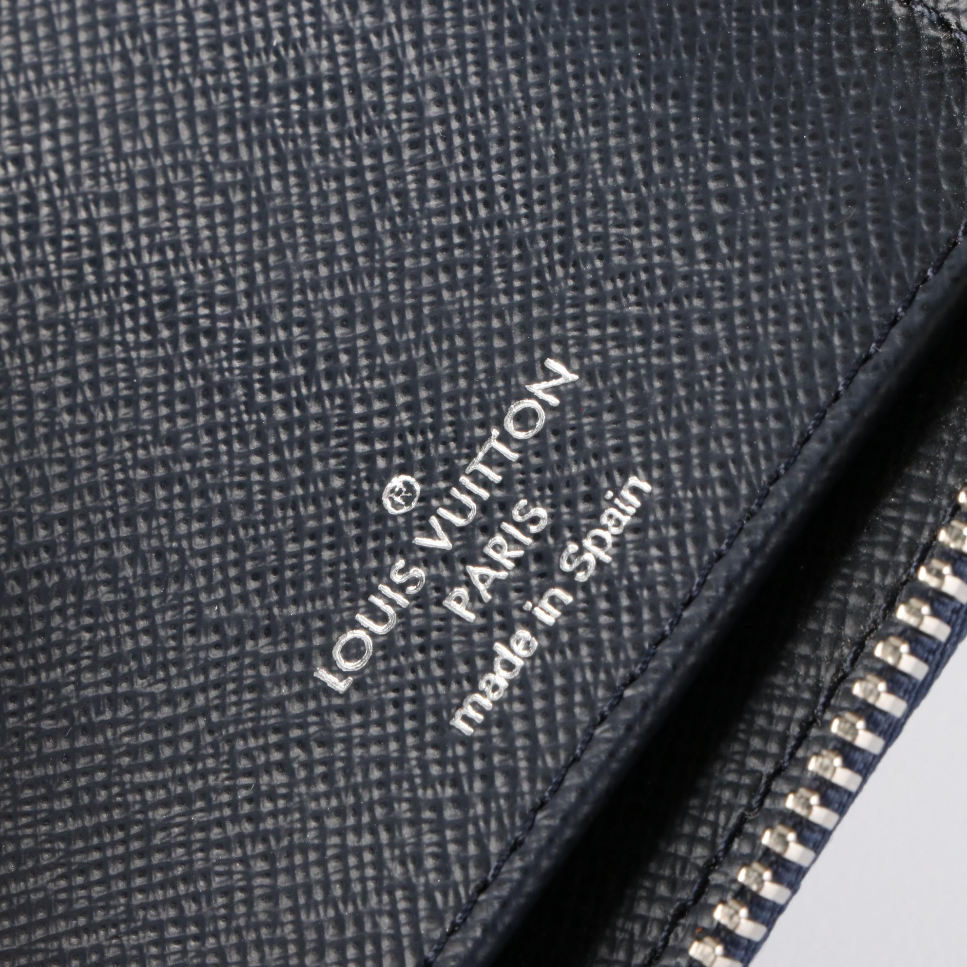 Louis Vuitton Zippy Wallet in Blue Marine Epi Leather