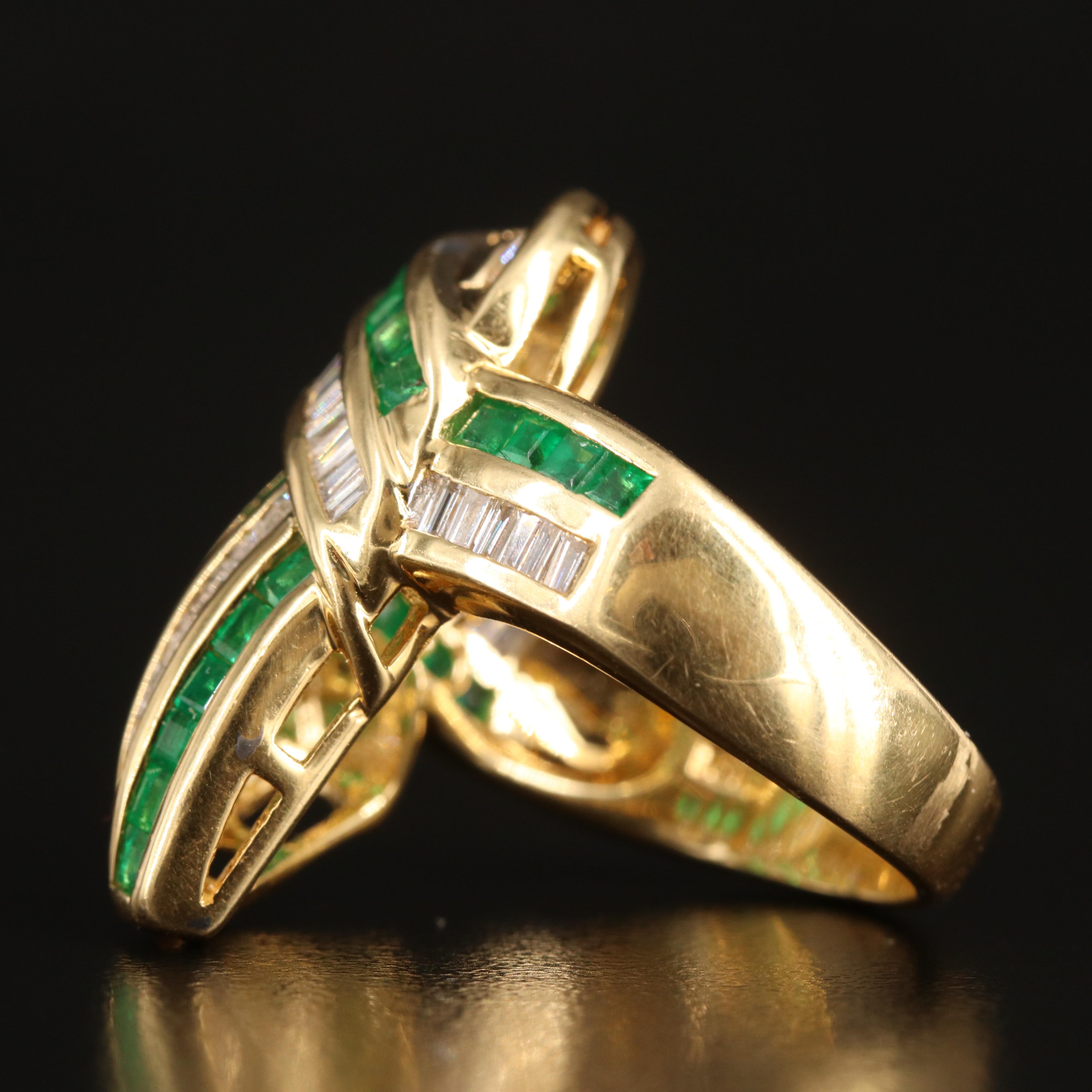 18K 1.00 CTW Diamond and Emerald Ribbon Ring