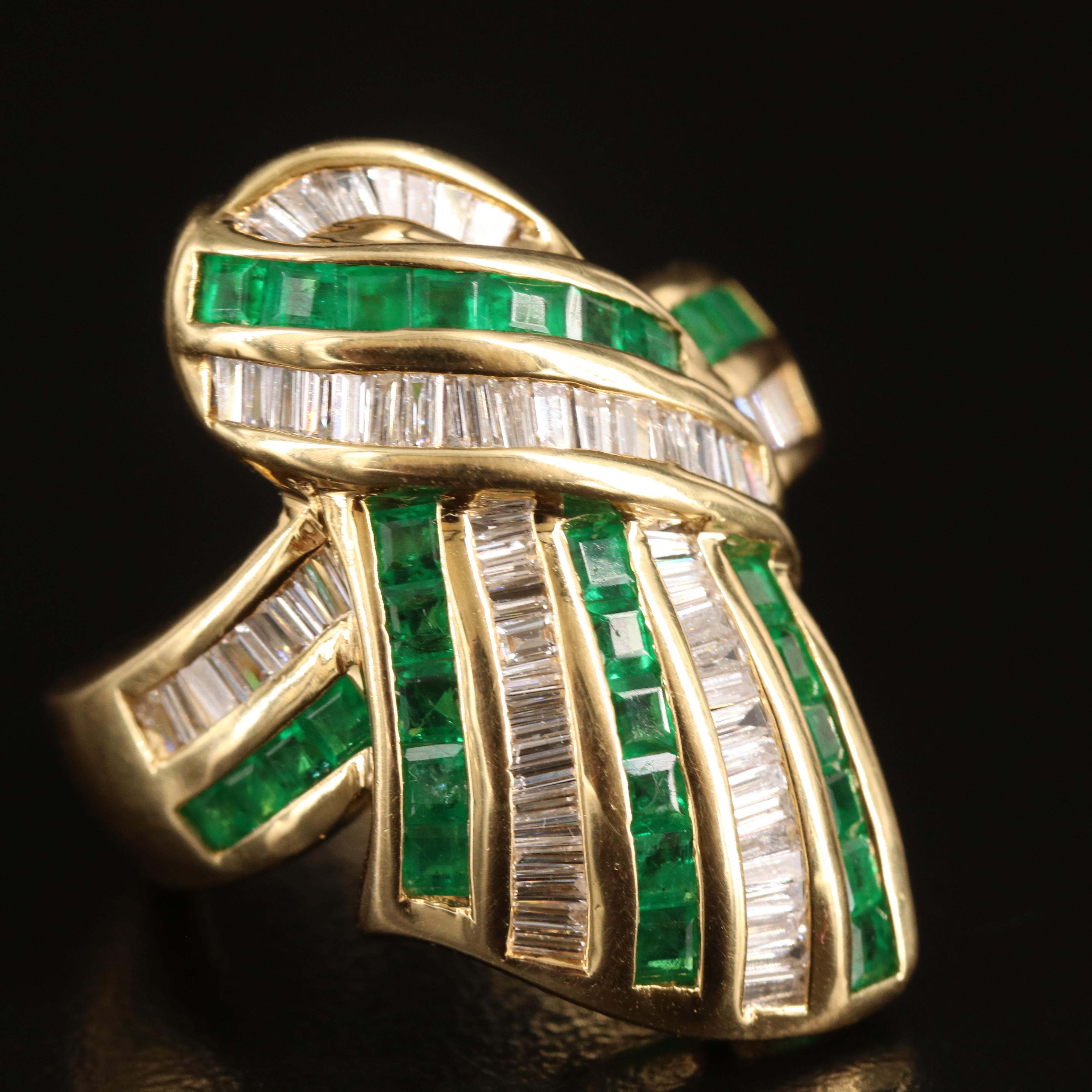 18K 1.00 CTW Diamond and Emerald Ribbon Ring