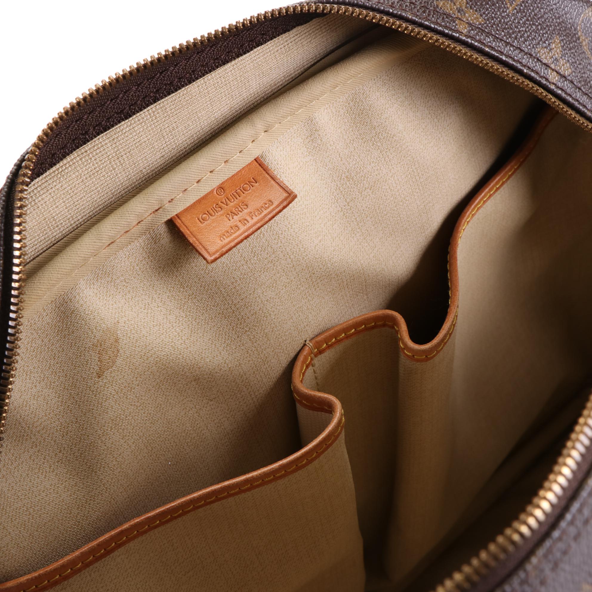 Louis Vuitton Deauville Bag in Monogram Canvas