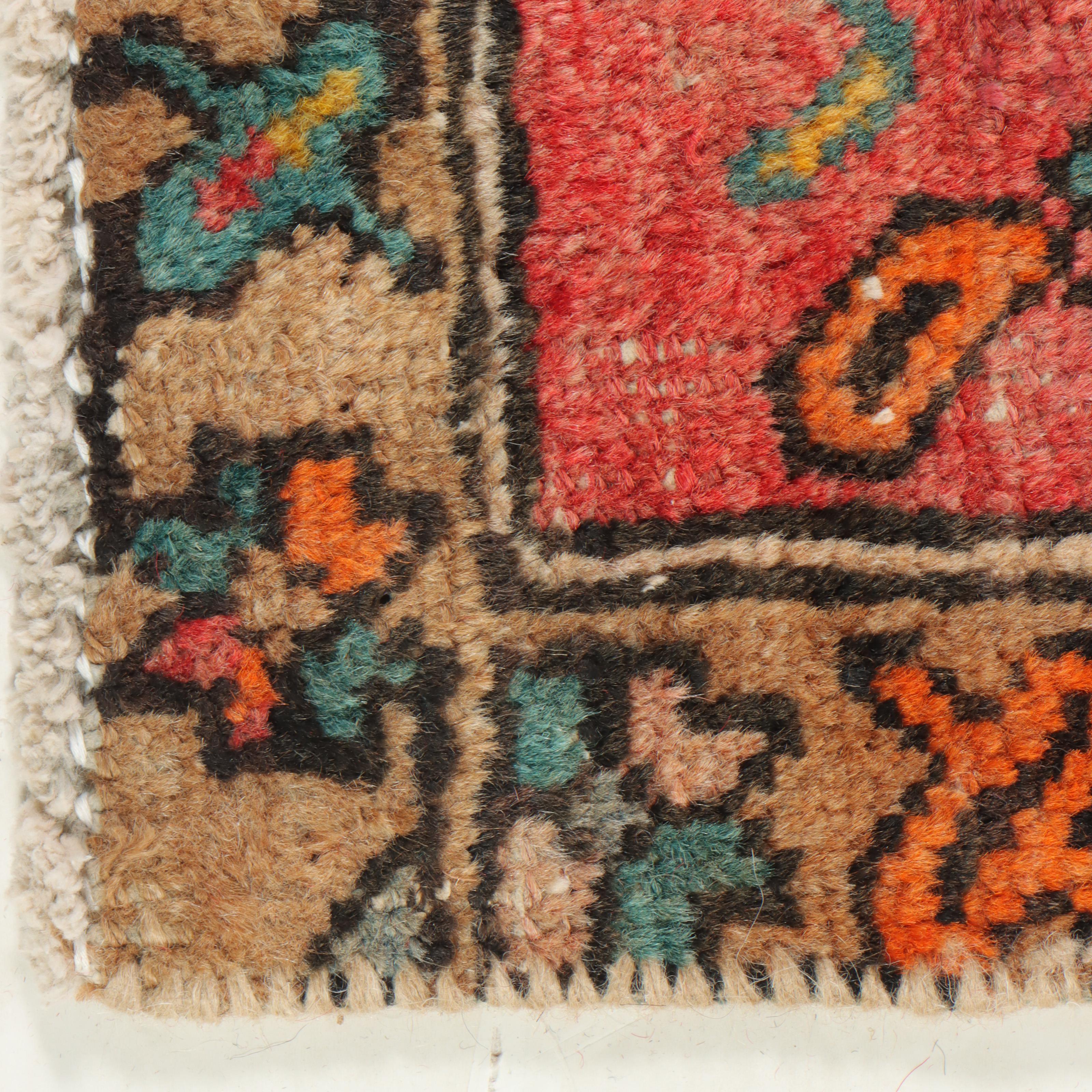 2'8 x 4'6 Hand-Knotted Persian Qashqai Accent Rug