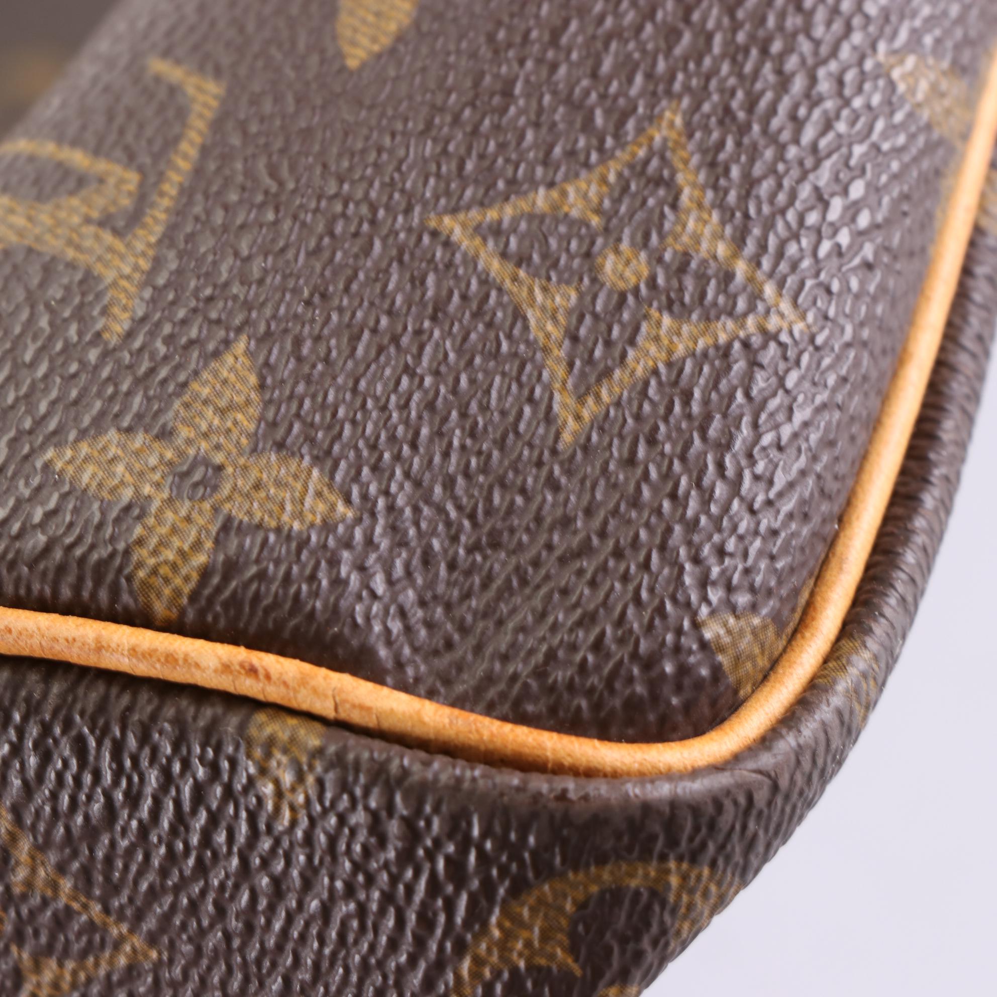 Louis Vuitton Keepall 50 Bandoulière in Monogram Canvas