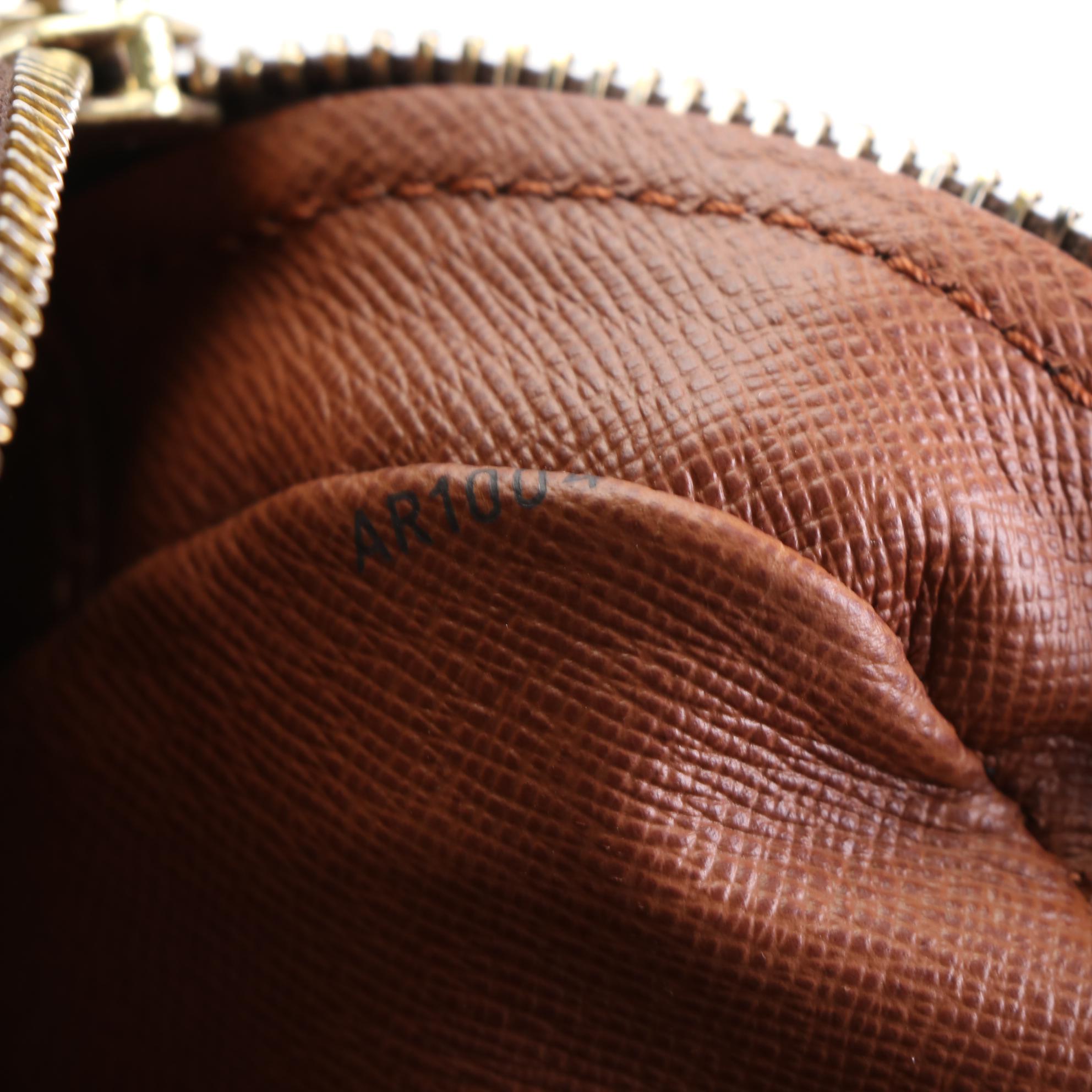 Louis Vuitton Nile Crossbody Bag in Monogram Canvas and Vachetta Leather