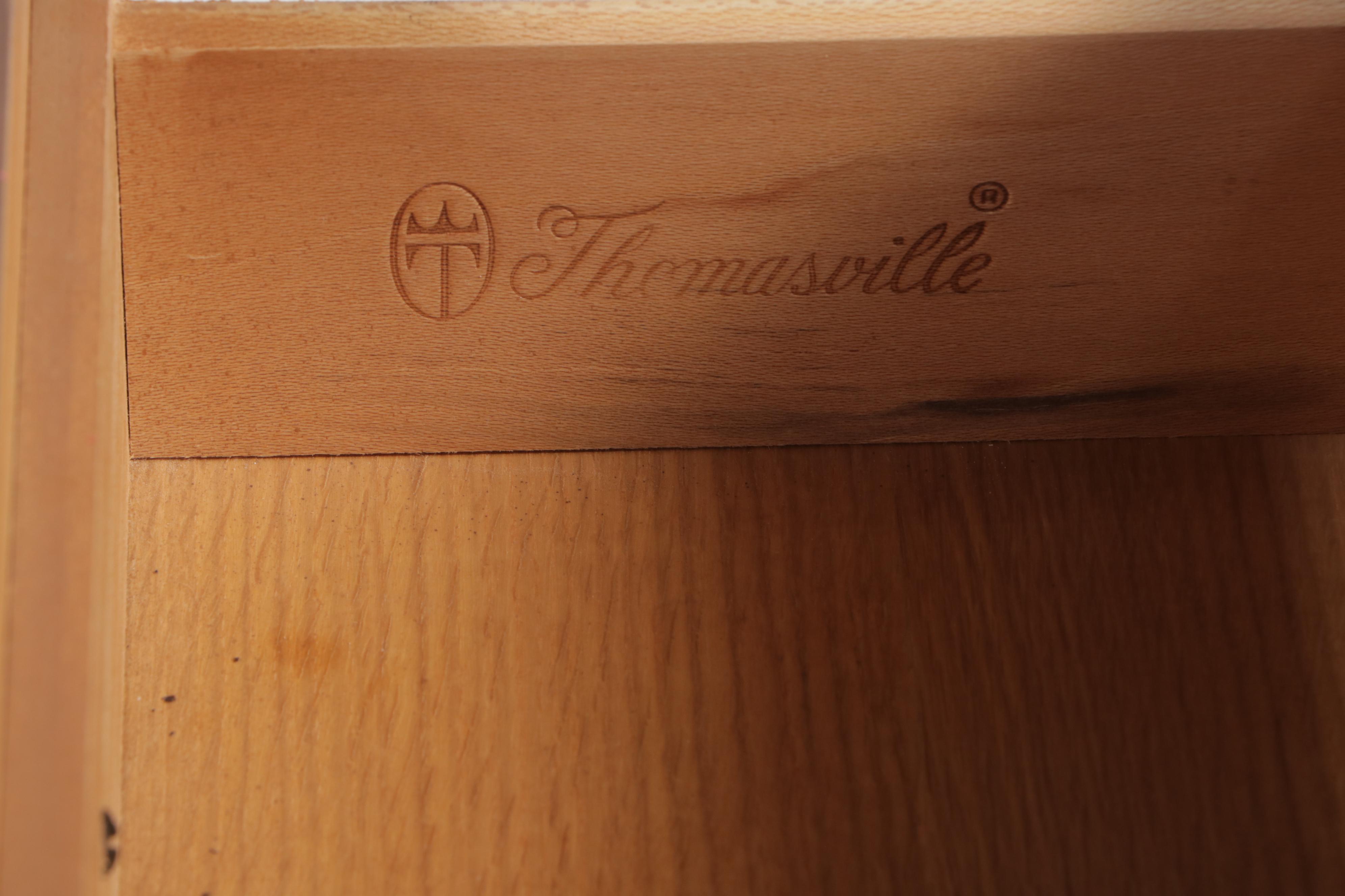 Thomasville Modernist Oak Eight-Drawer Dresser, Mid to Late 20th Century