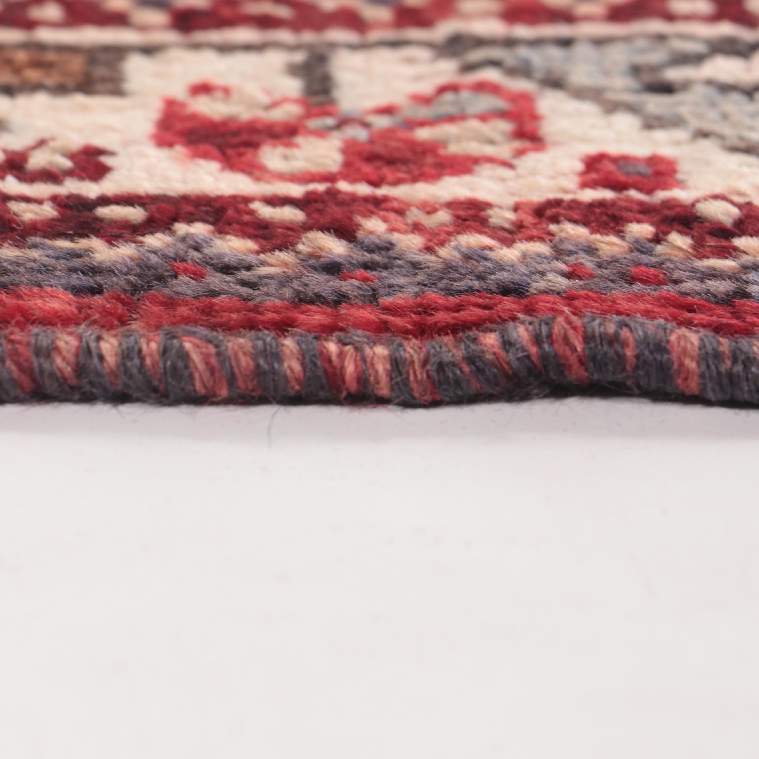 4'1 x 5'5 Hand-Knotted Persian Qashqai Area Rug