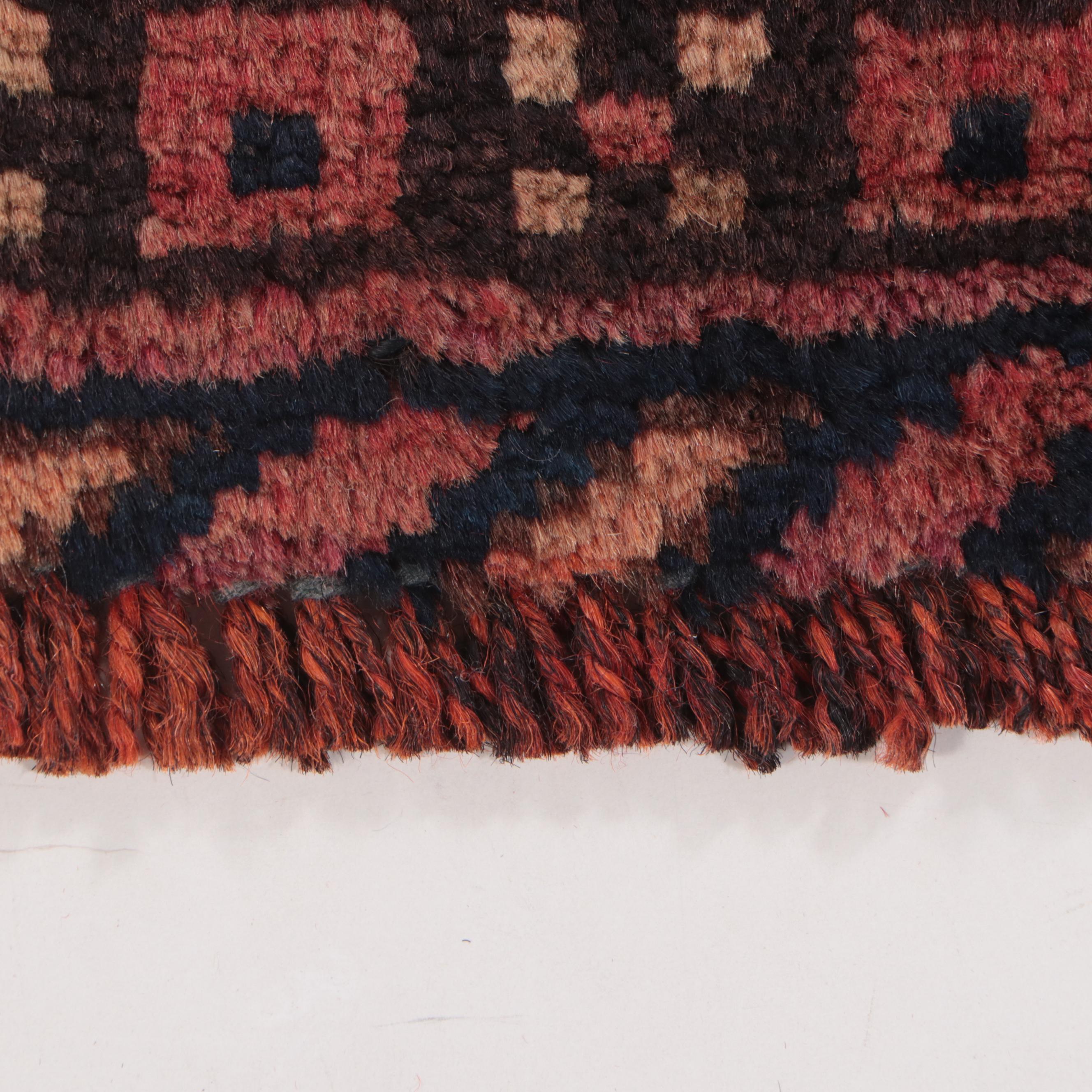 4'8 x 7'10 Hand-Knotted Persian Yalameh Area Rug