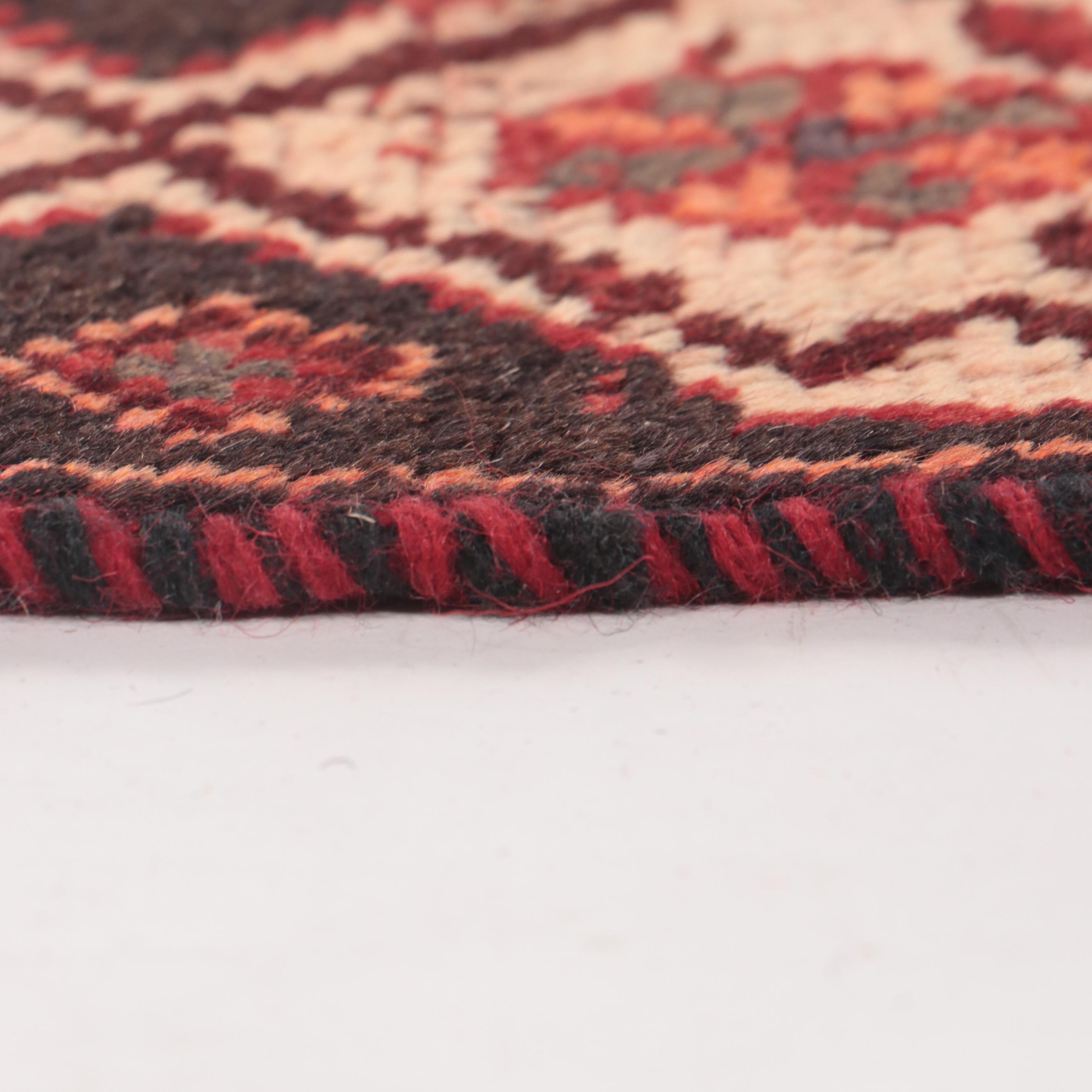 4'9 x 9'1  Hand-Knotted Persian Shiraz Area Rug