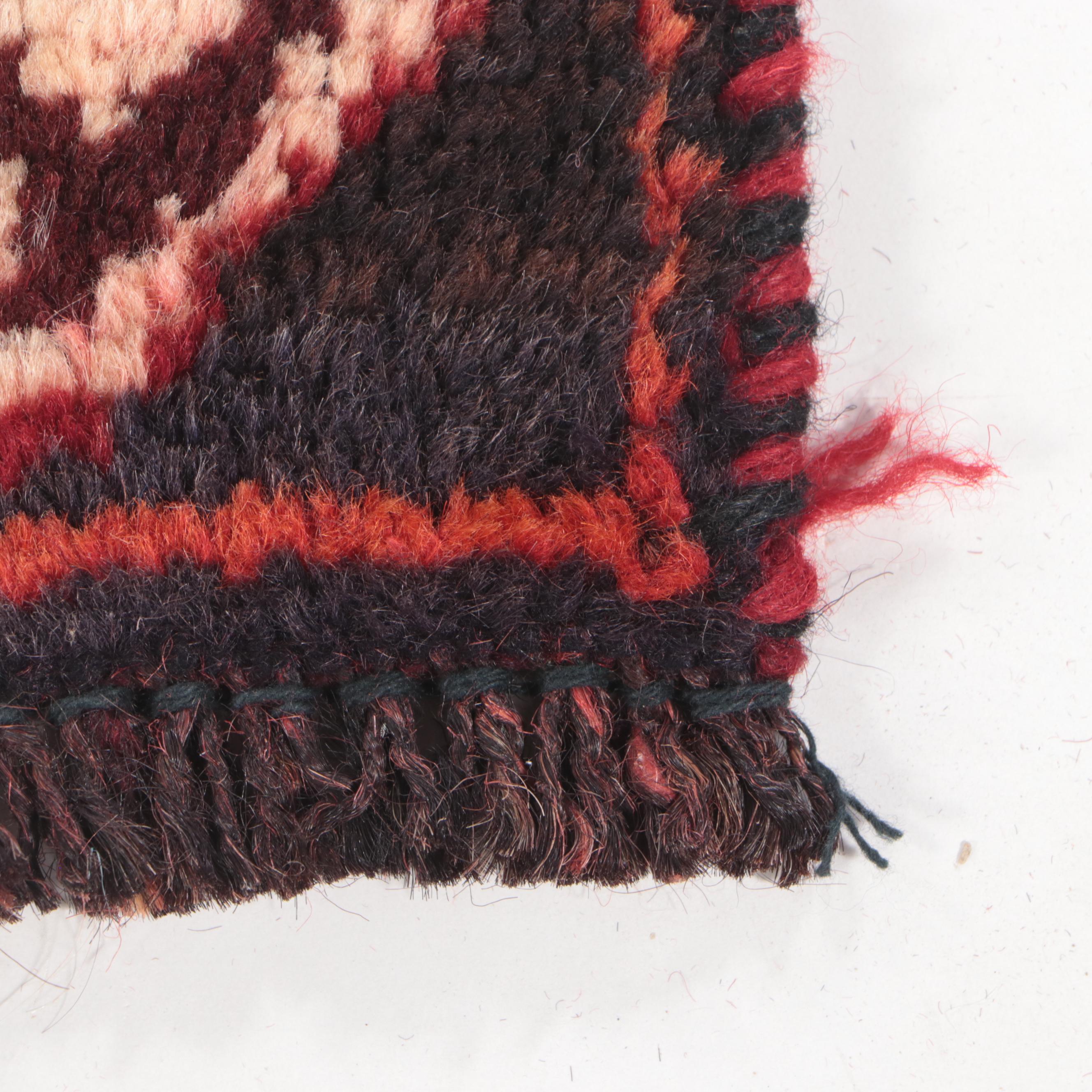 4'9 x 9'1  Hand-Knotted Persian Shiraz Area Rug