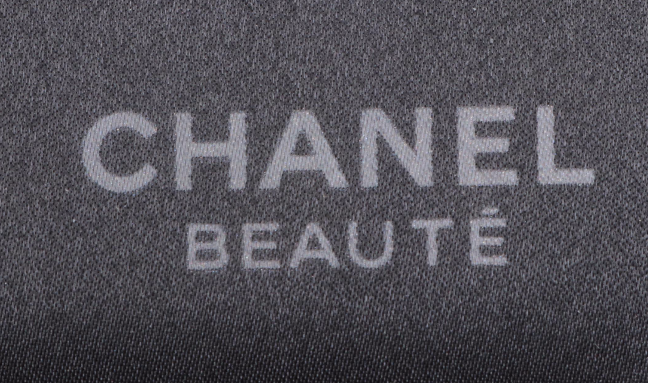 Chanel Beauté Camellia Eyeshadow Palette Case