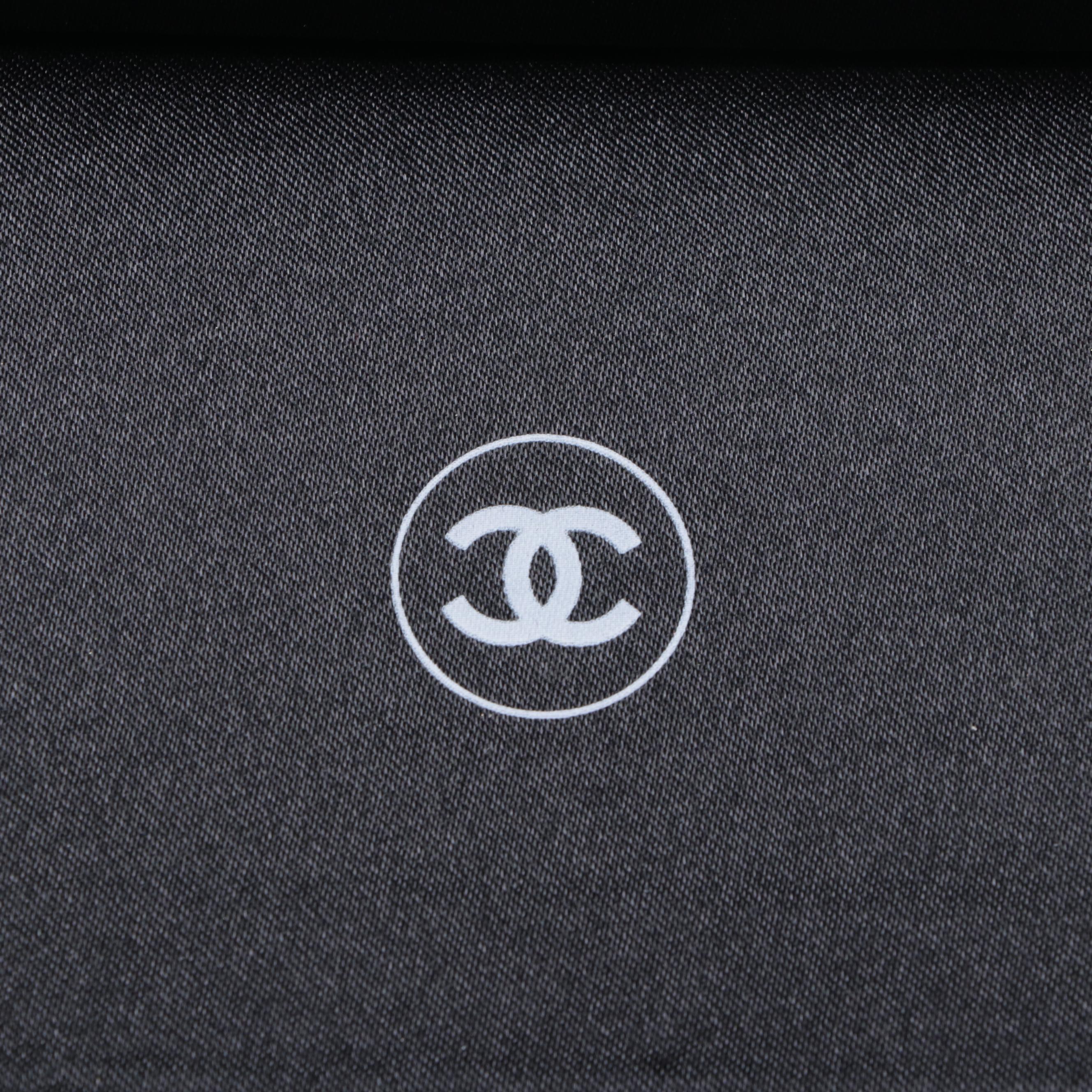 Chanel Beauté Camellia Eyeshadow Palette Case