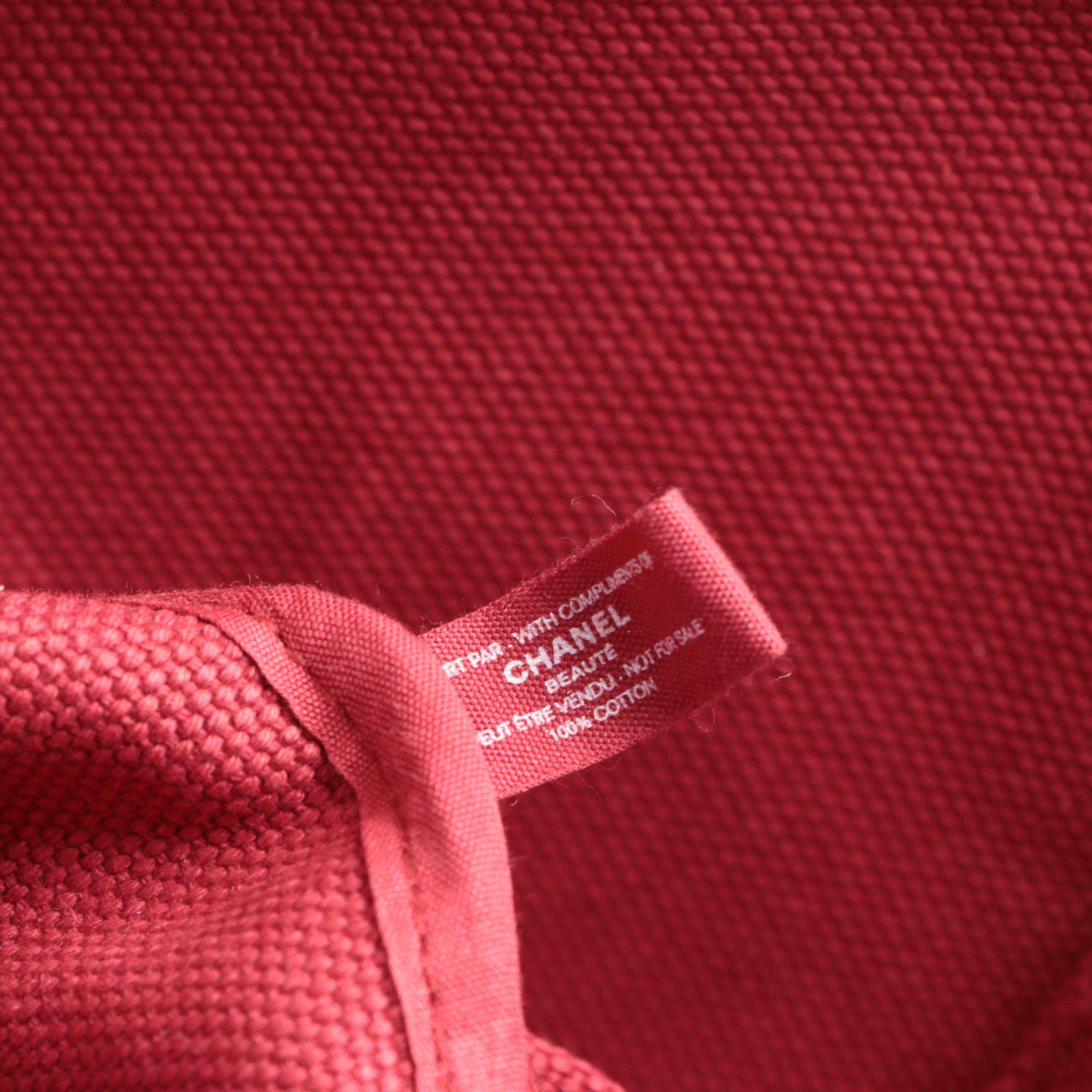 Chanel Beauté N°1 Promotional Tote Bag and Long-Sleeved Top