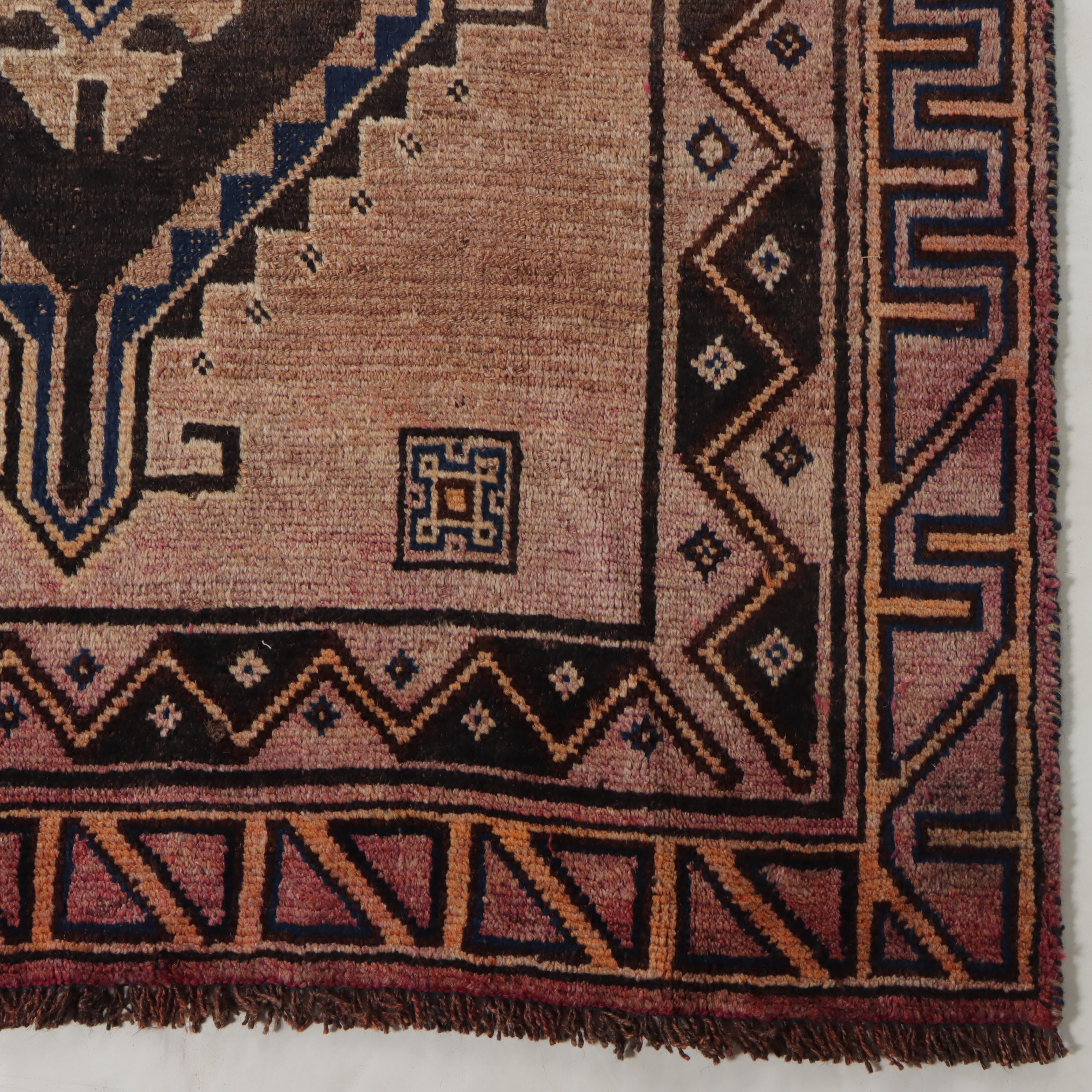 3'11 x 9'4 Hand-Knotted Persian Shiraz Long Rug