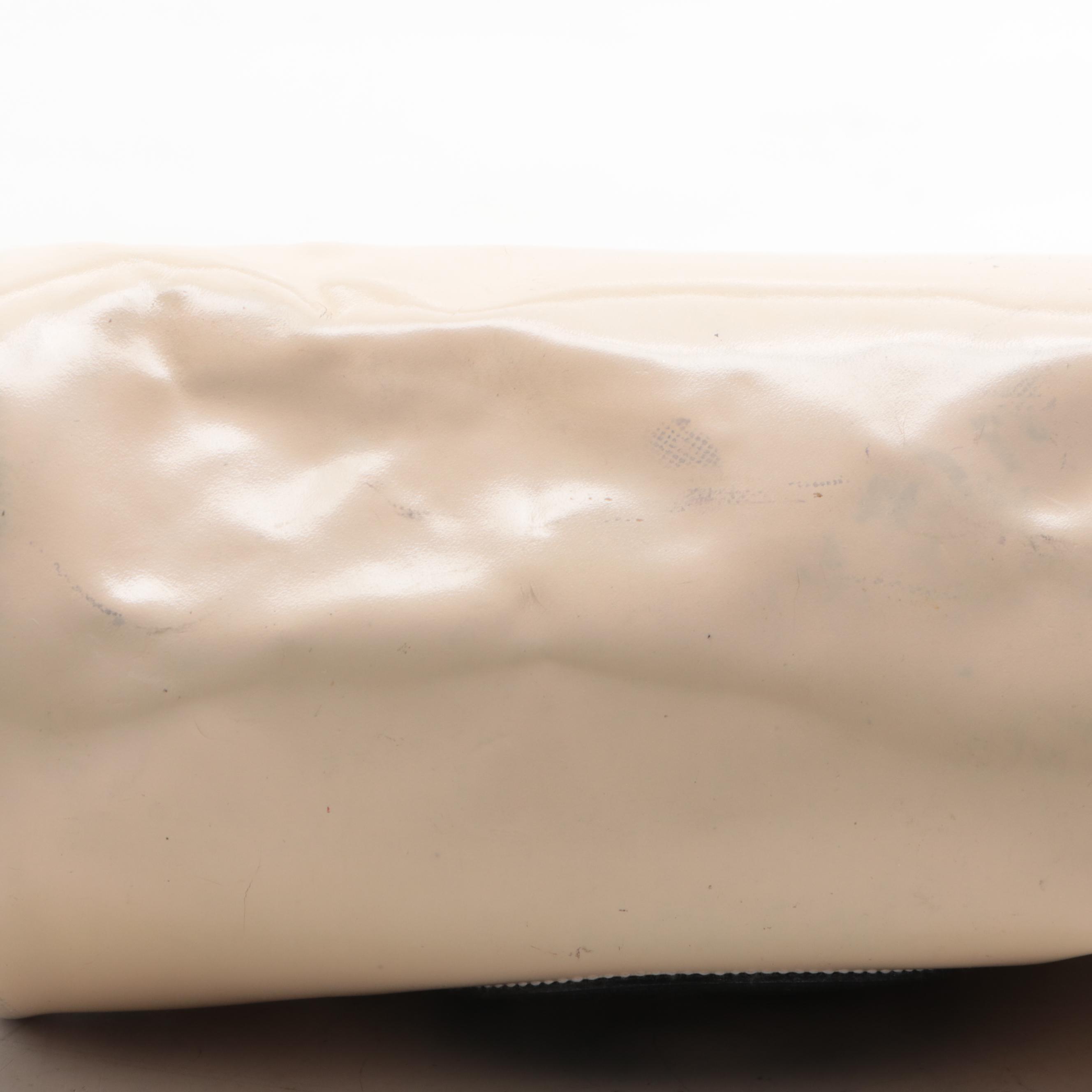 Gucci GG Zip Pouch in Mastercalf Leather