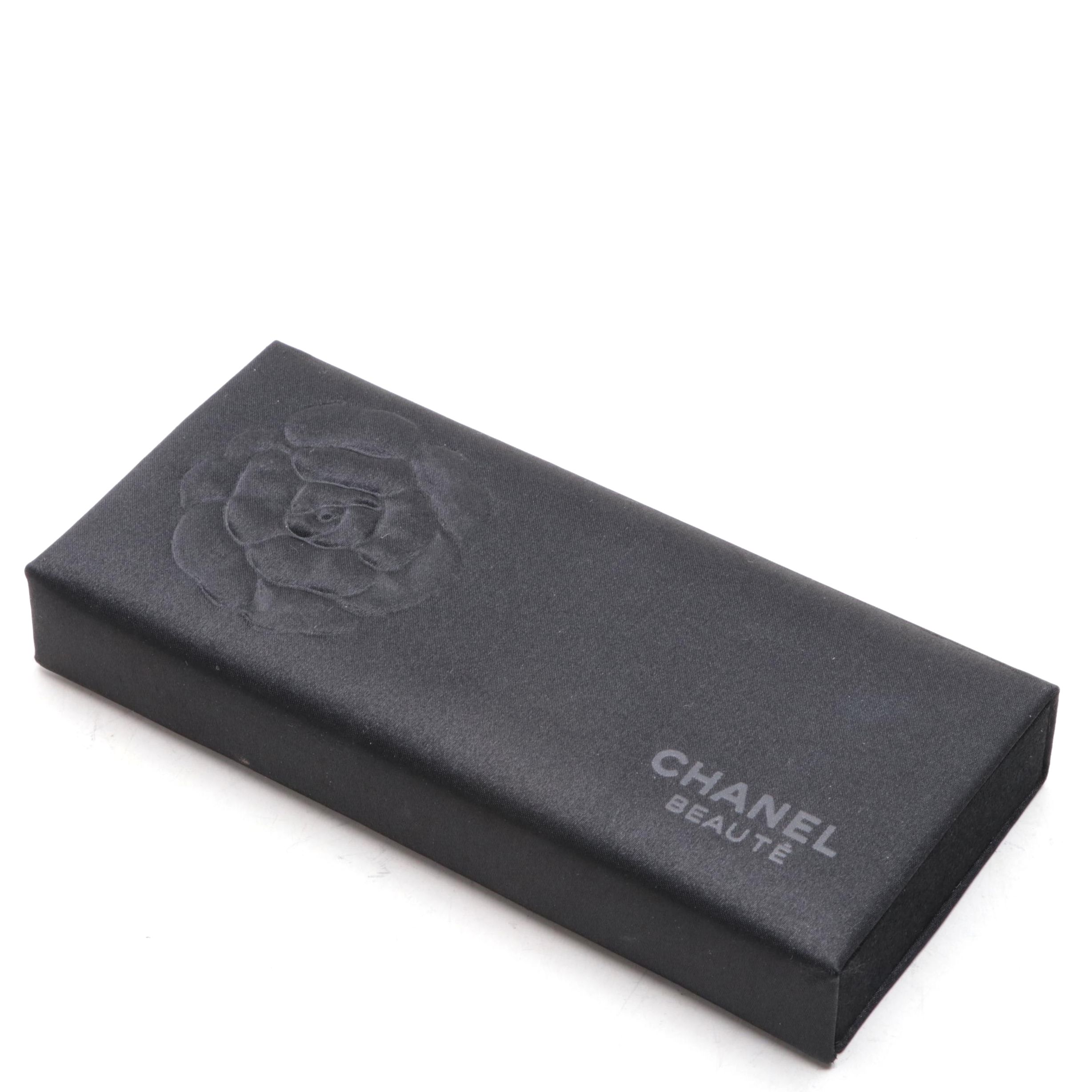 Chanel Beauté Camellia Eyeshadow Palette Case
