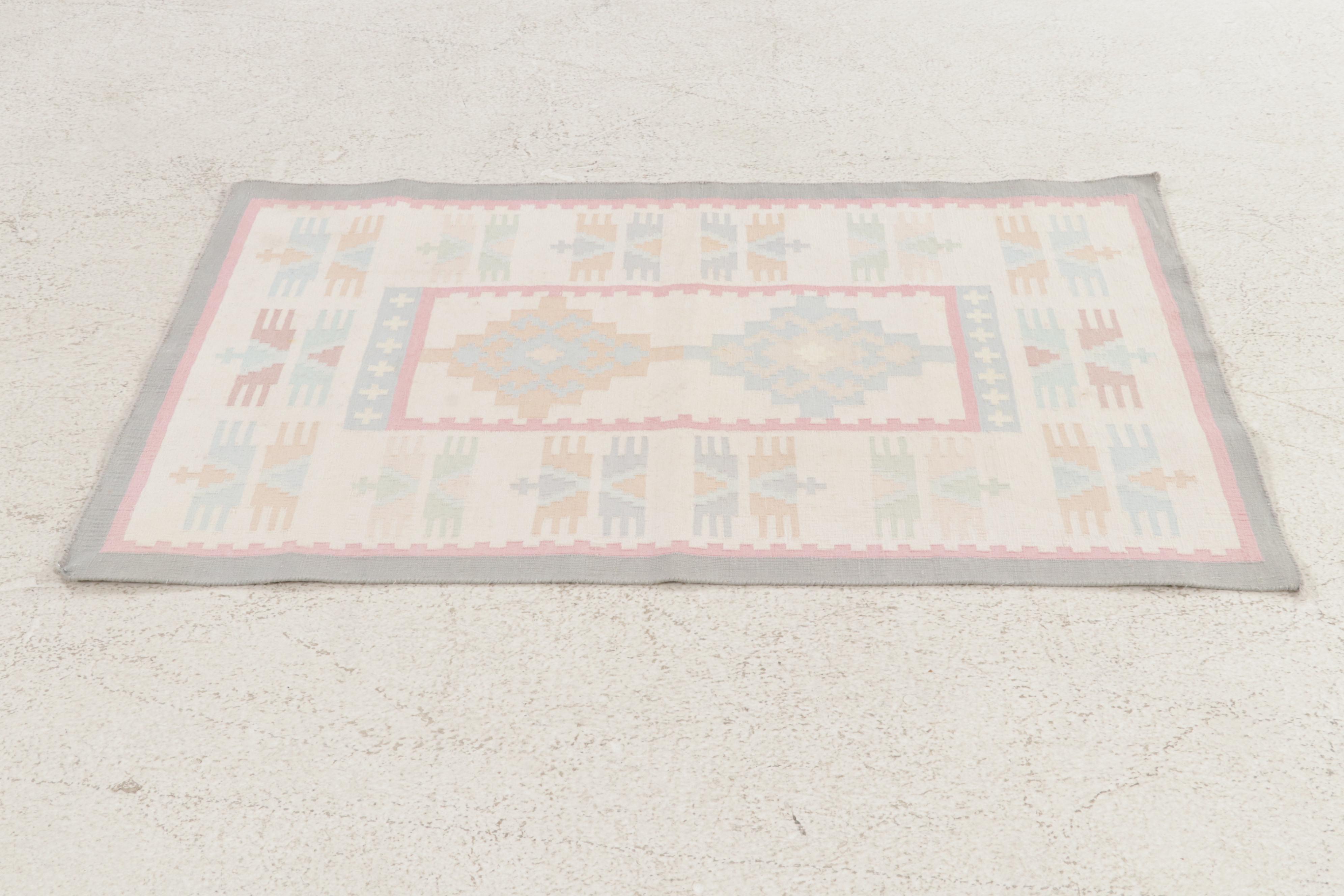 2'6 x 3'10 Handwoven Indian Dhurrie Accent Rug, 2010s