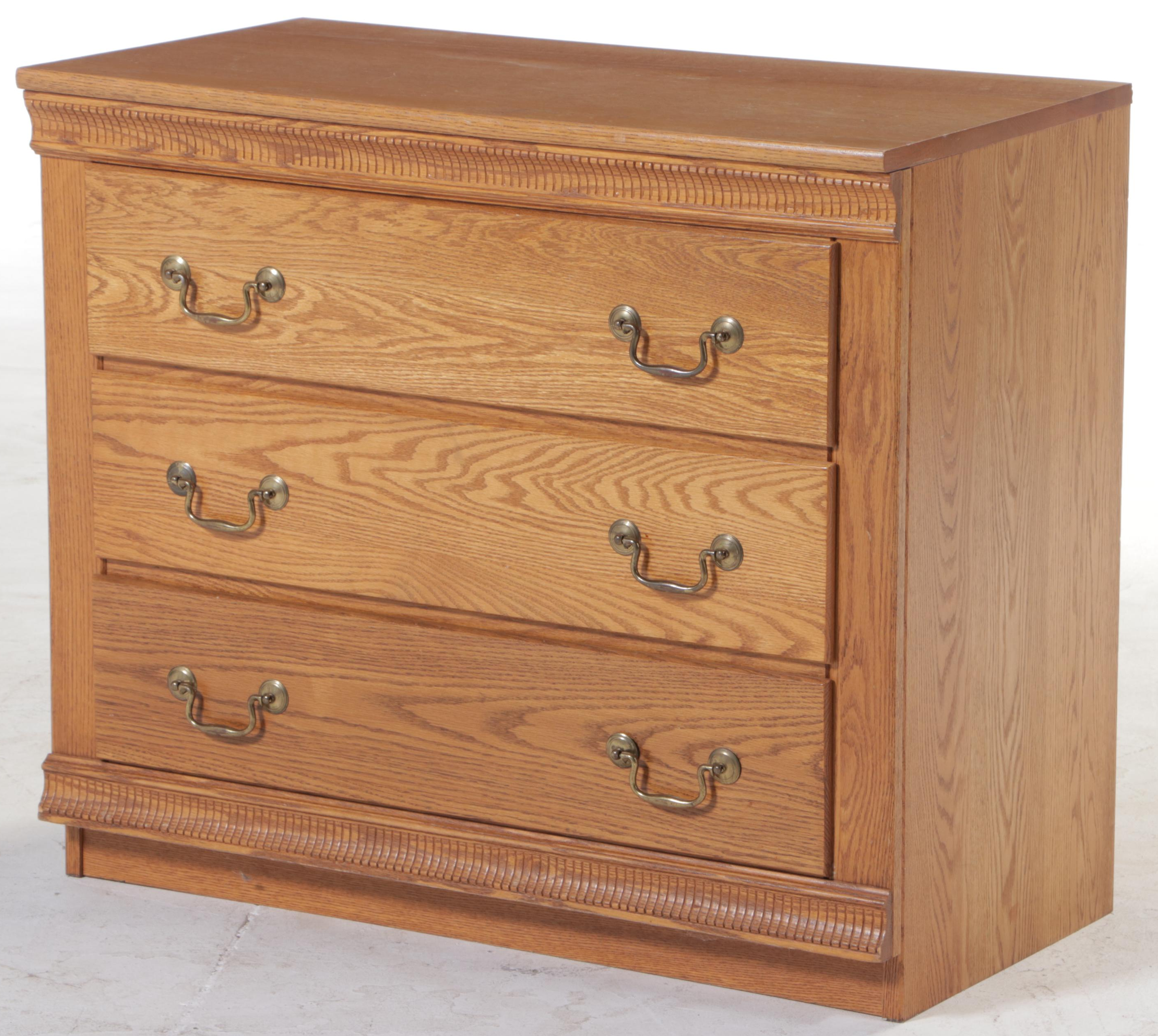 Pair of Yield House Federal Style Oak Three-Drawer Bedside Chests