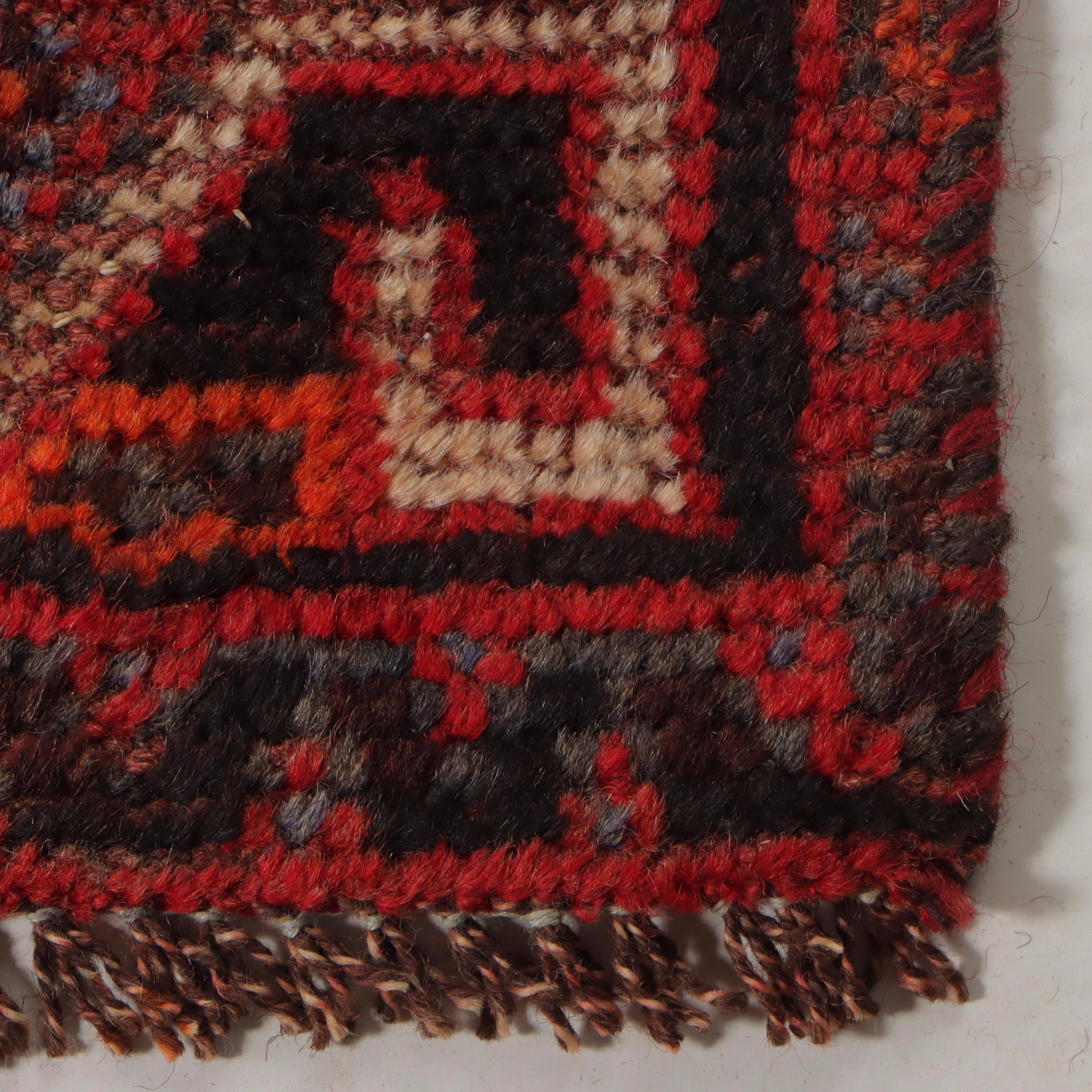 4'3 x 7'6 Hand-Knotted Persian Qashqai Area Rug