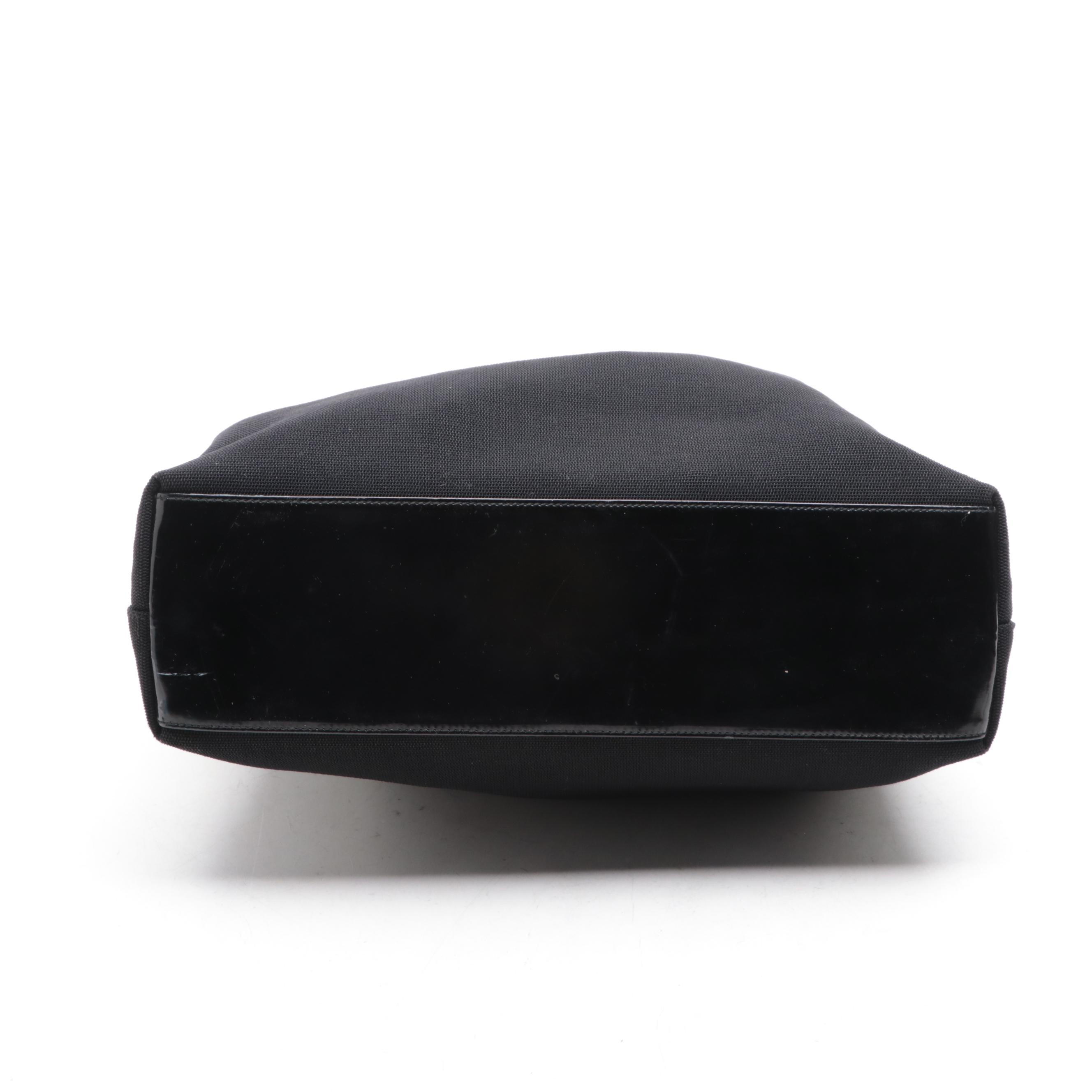 Gucci Shoulder Bag in Black Nylon and Patent Leather Trim