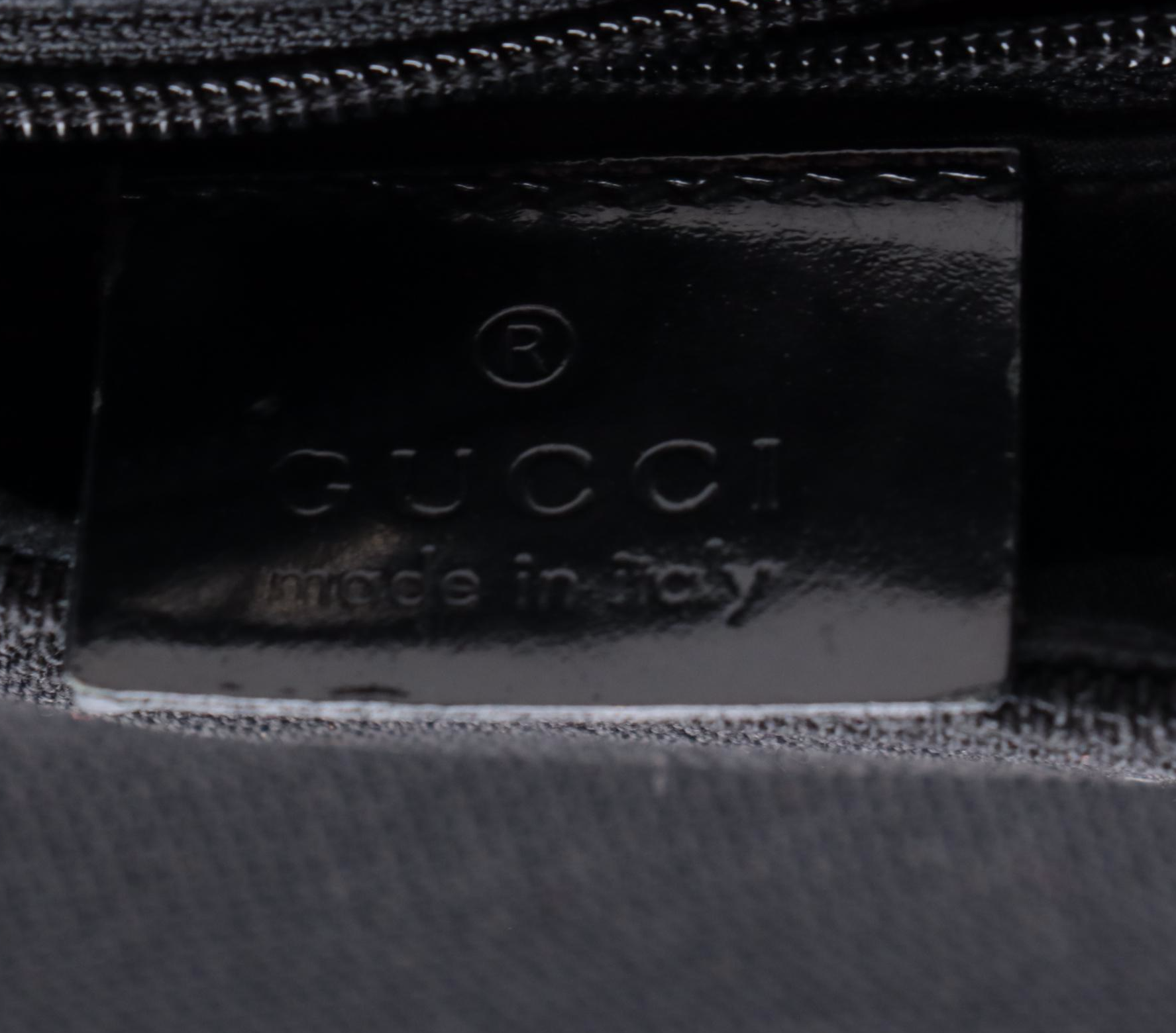 Gucci Shoulder Bag in Black Nylon and Patent Leather Trim
