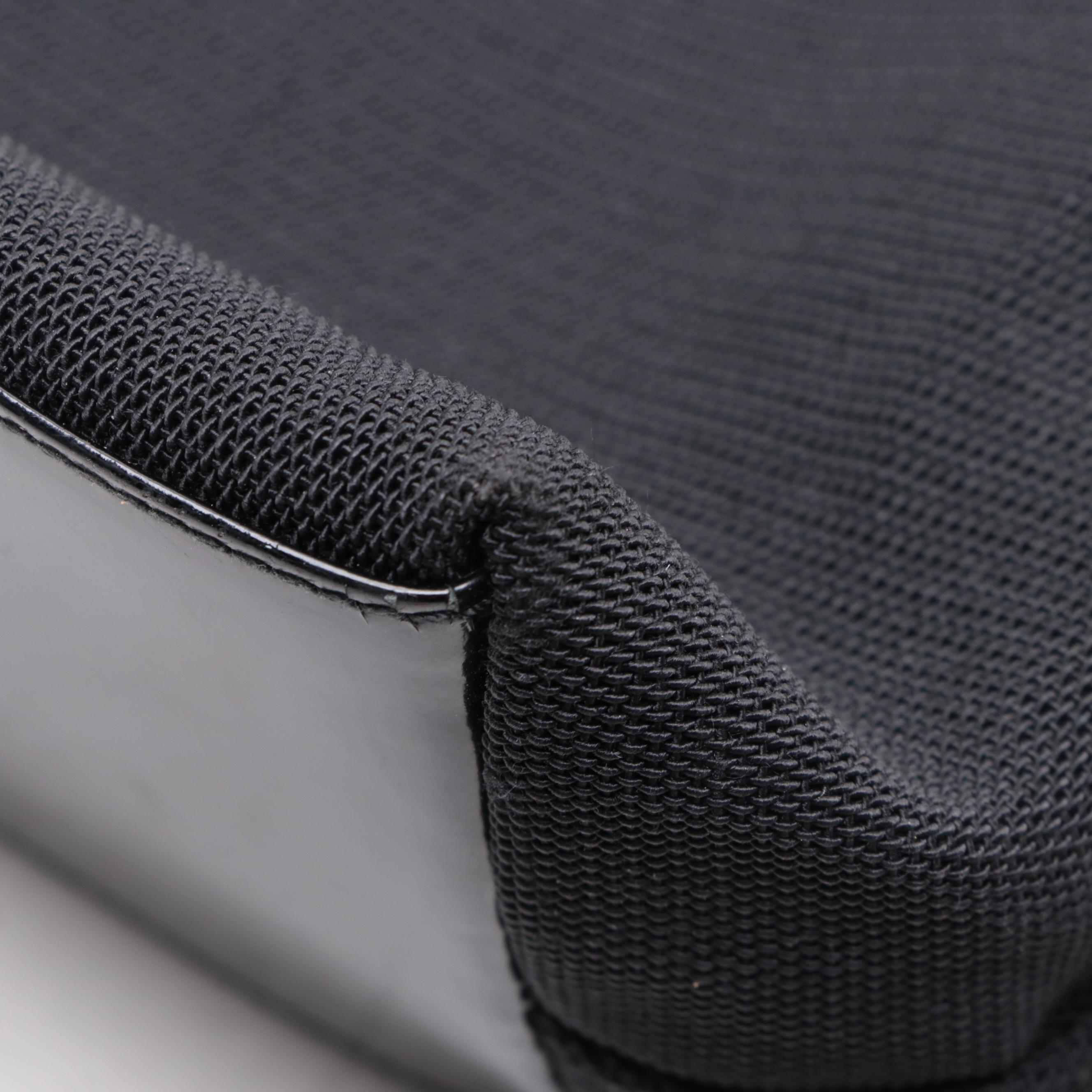 Gucci Shoulder Bag in Black Nylon and Patent Leather Trim