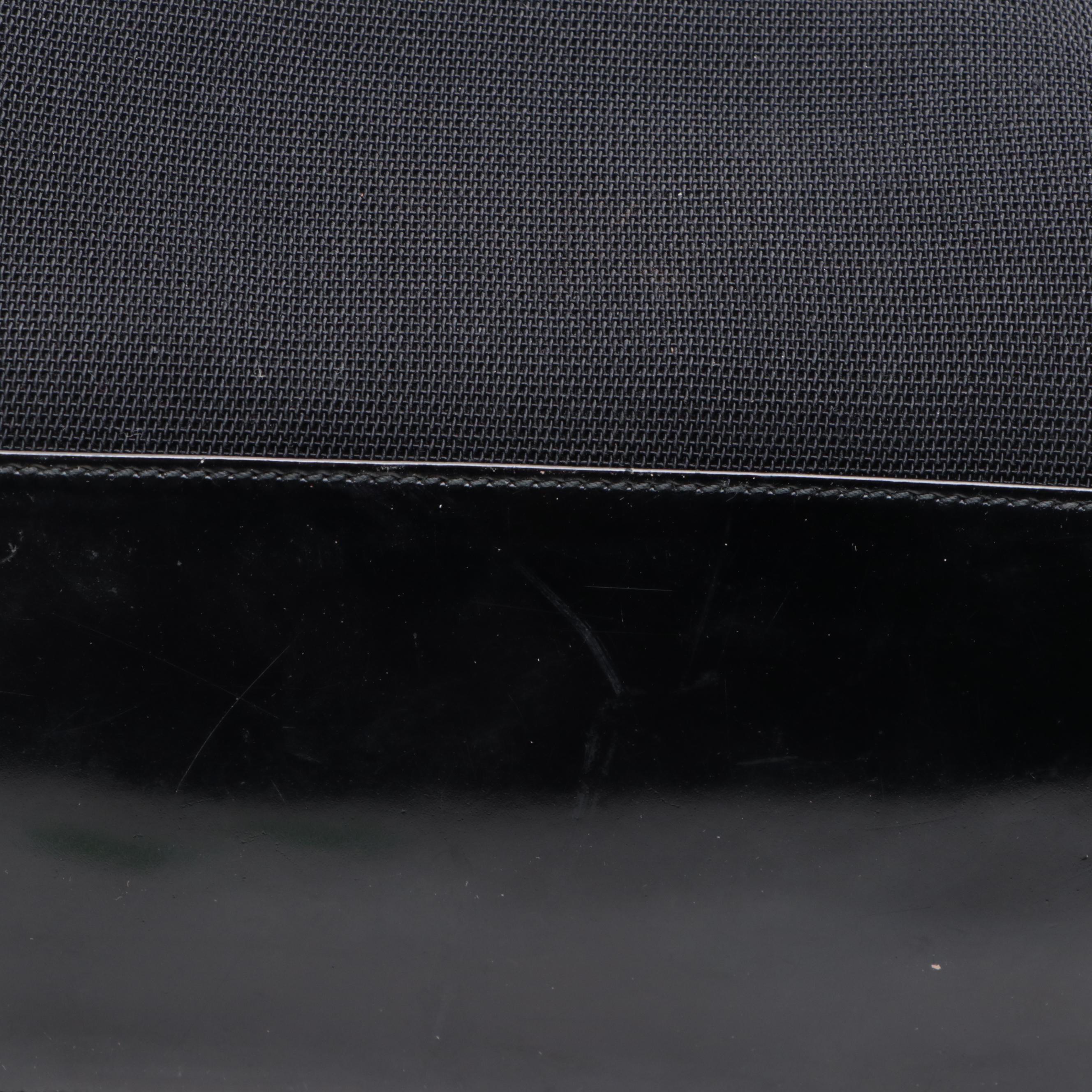 Gucci Shoulder Bag in Black Nylon and Patent Leather Trim