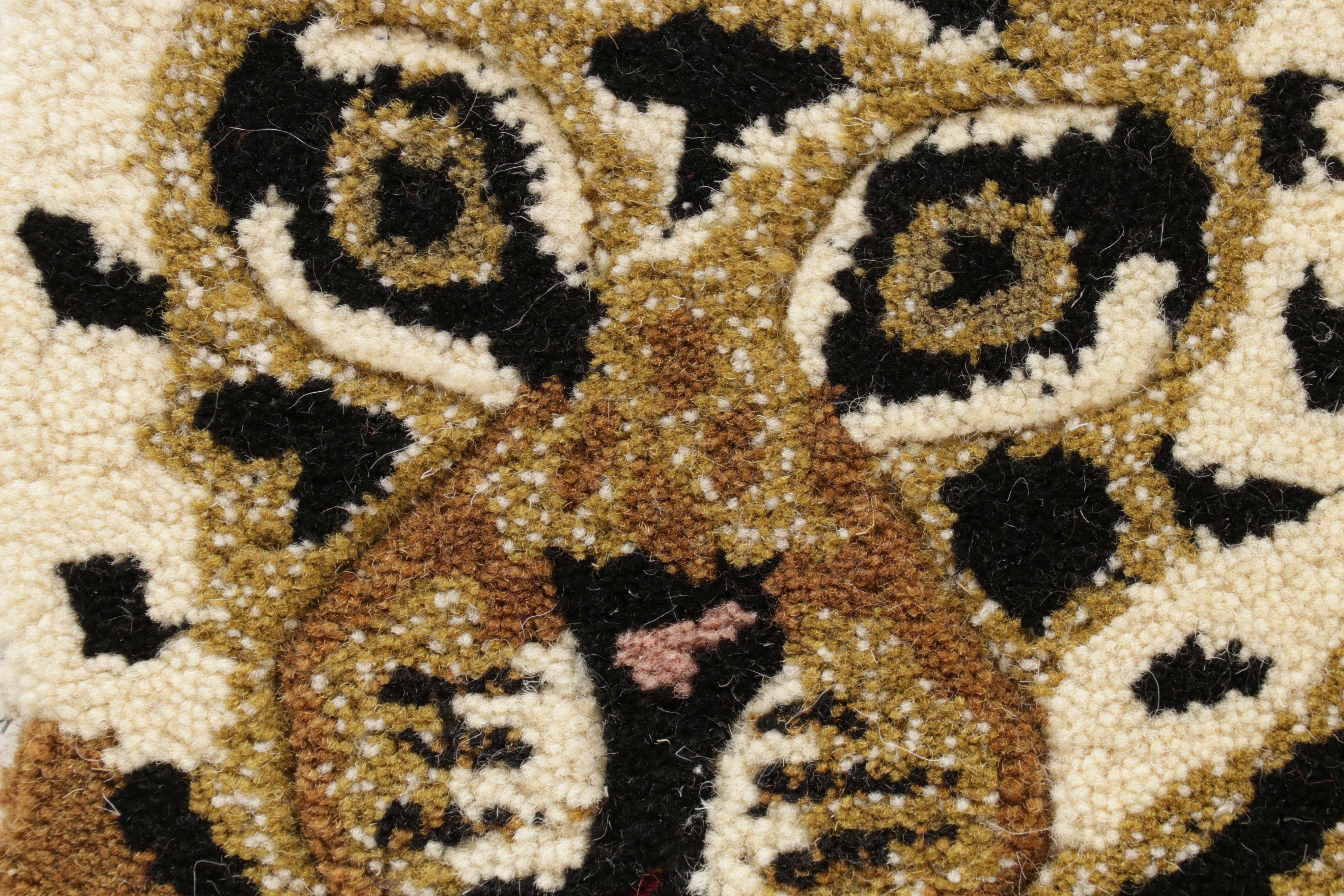 1'10 x 3' Hand-Tufted Tiger Form Accent Rug