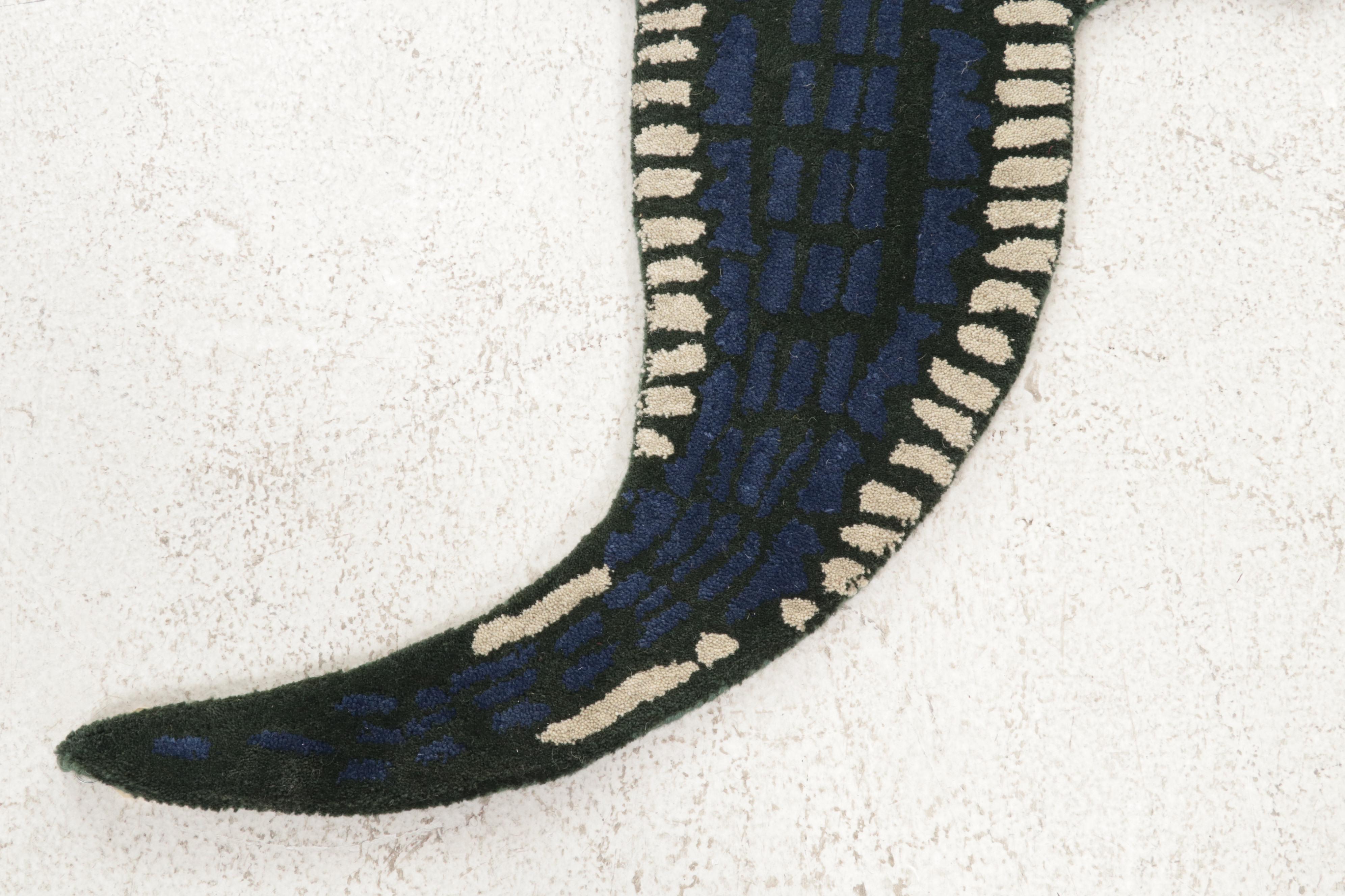 3' x 5'4 Hand-Tufted Pictorial Crocodile Form Accent Rug