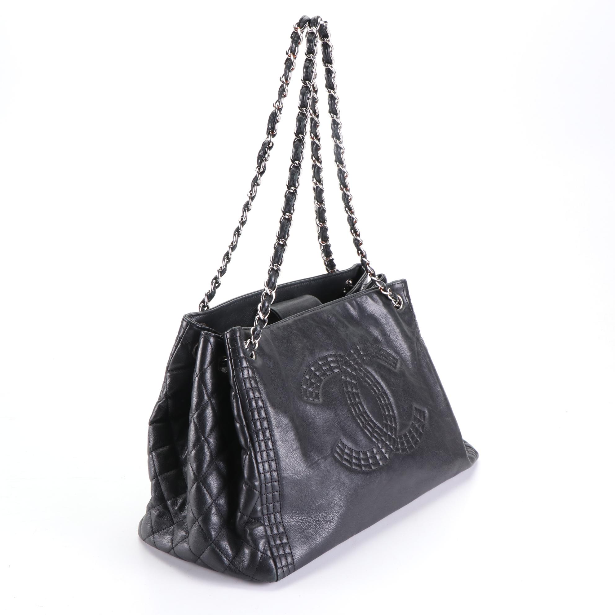 Chanel CC Shoulder Bag in Leather