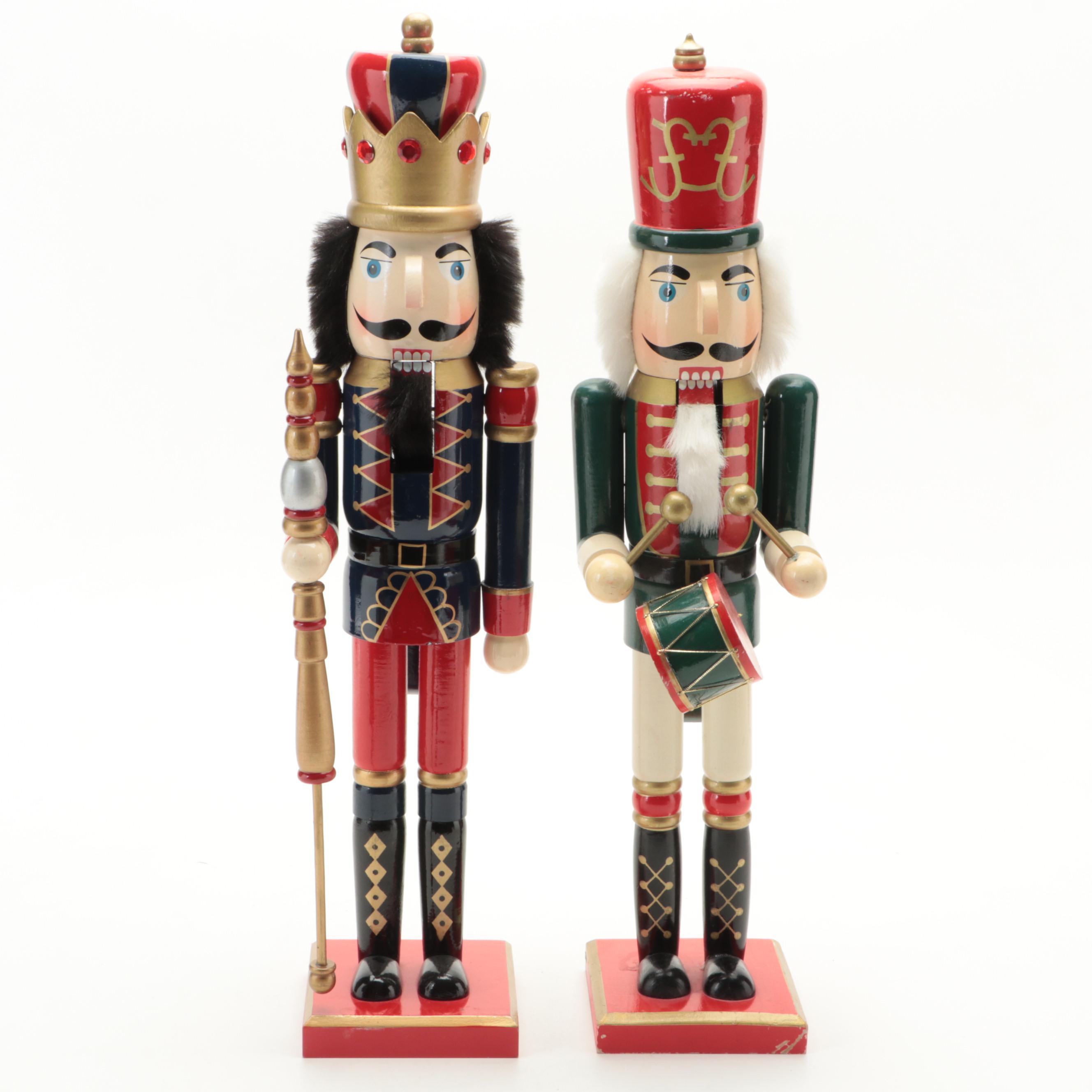 Wooden King and Drummer Nutcrackers