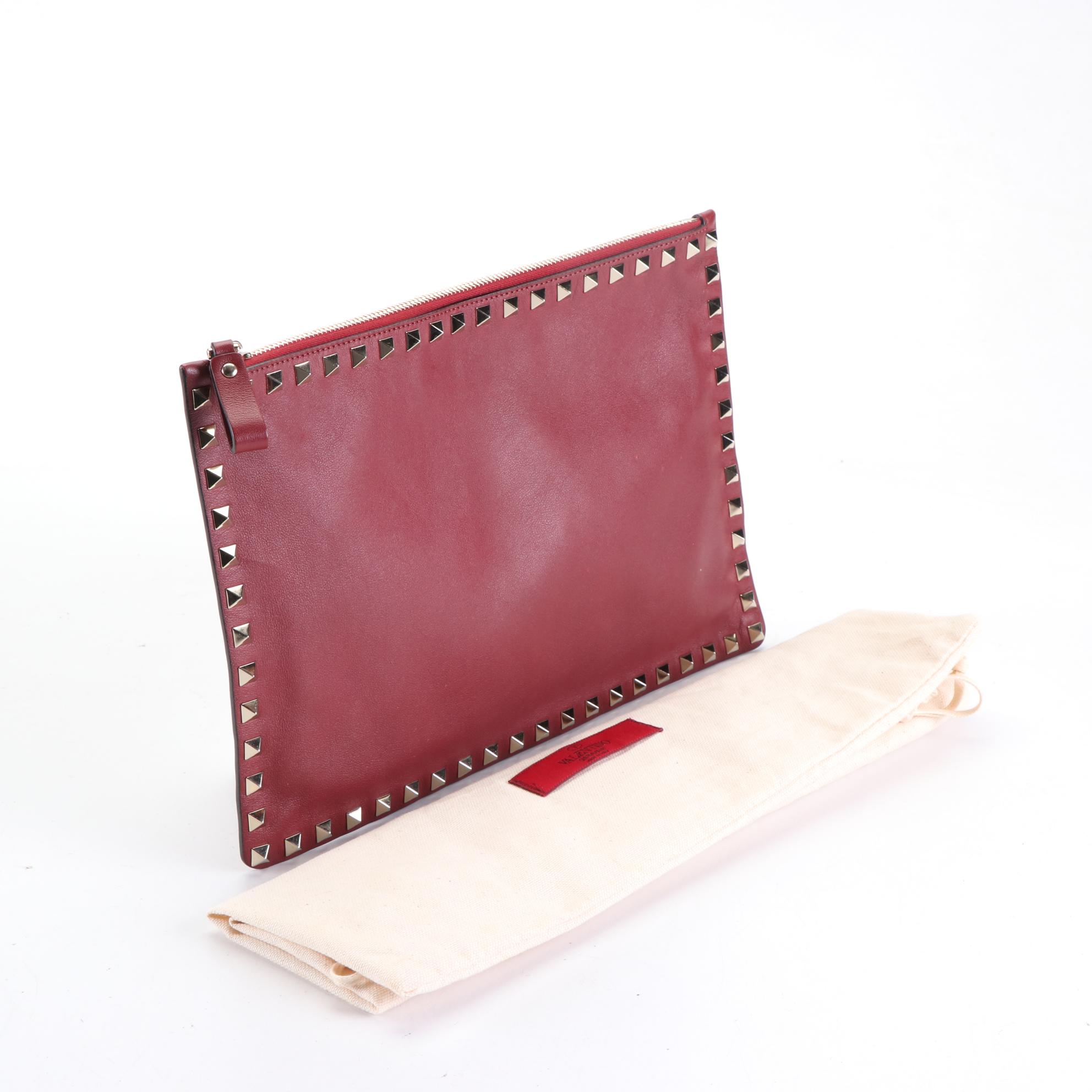 Valentino  Rockstud Zip Pouch Medium in Calfskin Leather