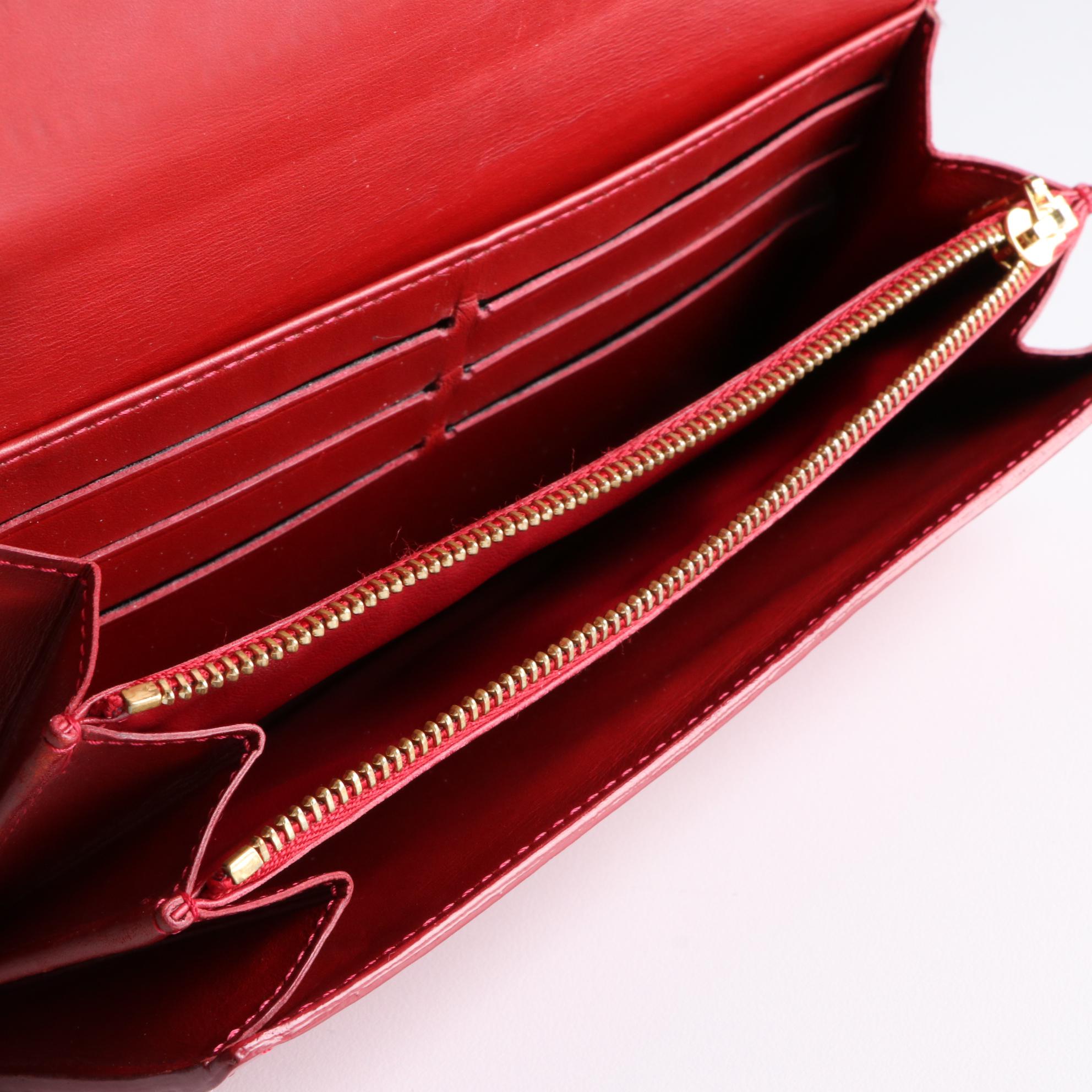 Louis Vuitton Sarah Wallet in Monogram Vernis