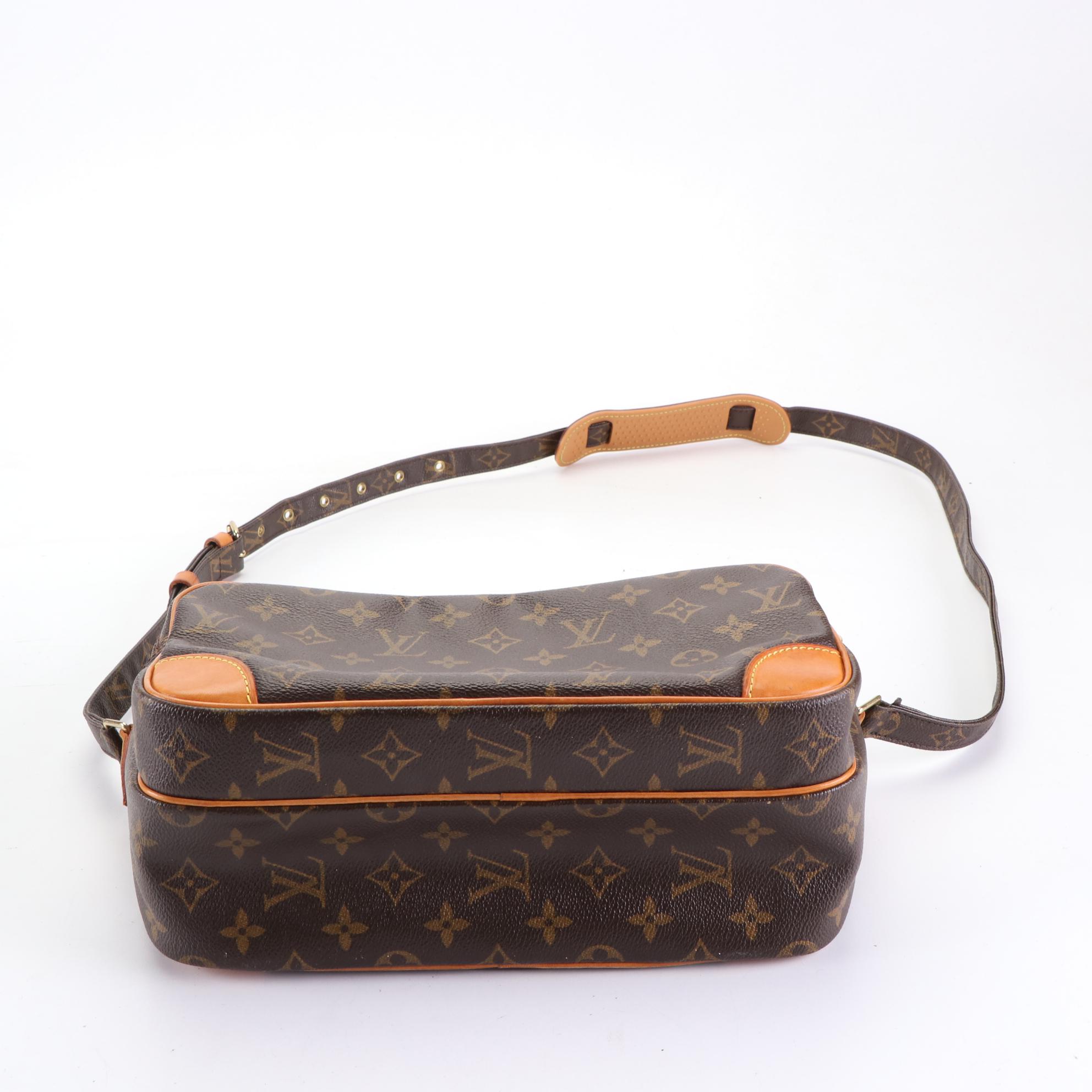 Louis Vuitton Nile Crossbody Bag in Monogram Canvas and Vachetta Leather