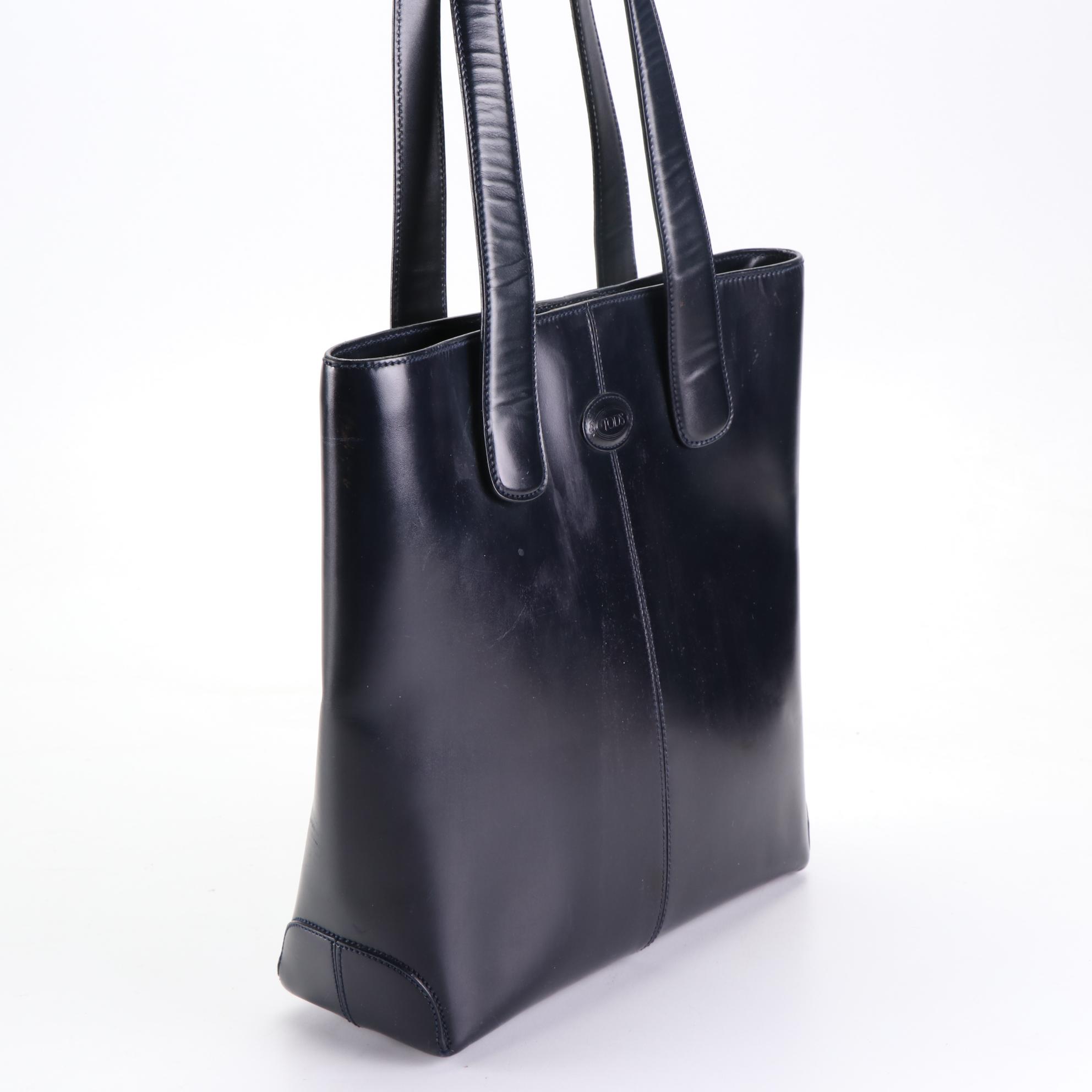 Tod's Shoulder Tote in Smooth Leather