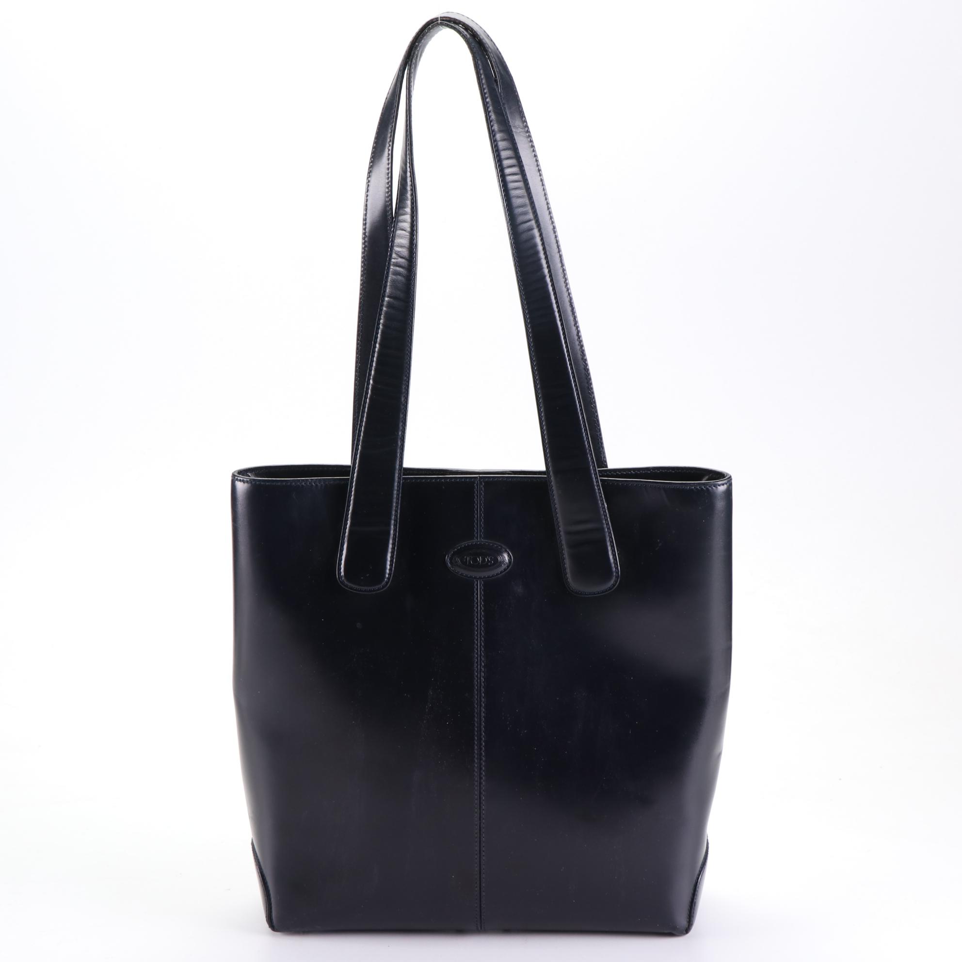 Tod's Shoulder Tote in Smooth Leather