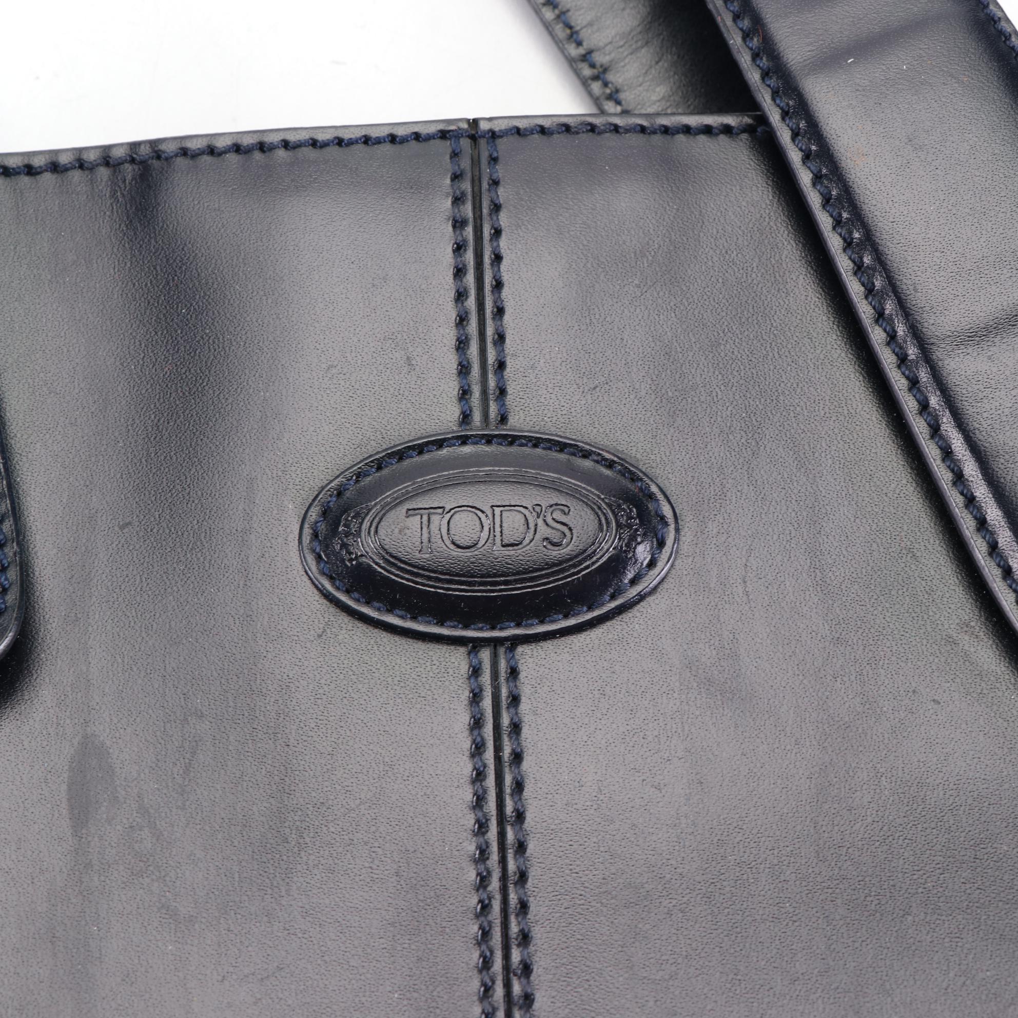 Tod's Shoulder Tote in Smooth Leather