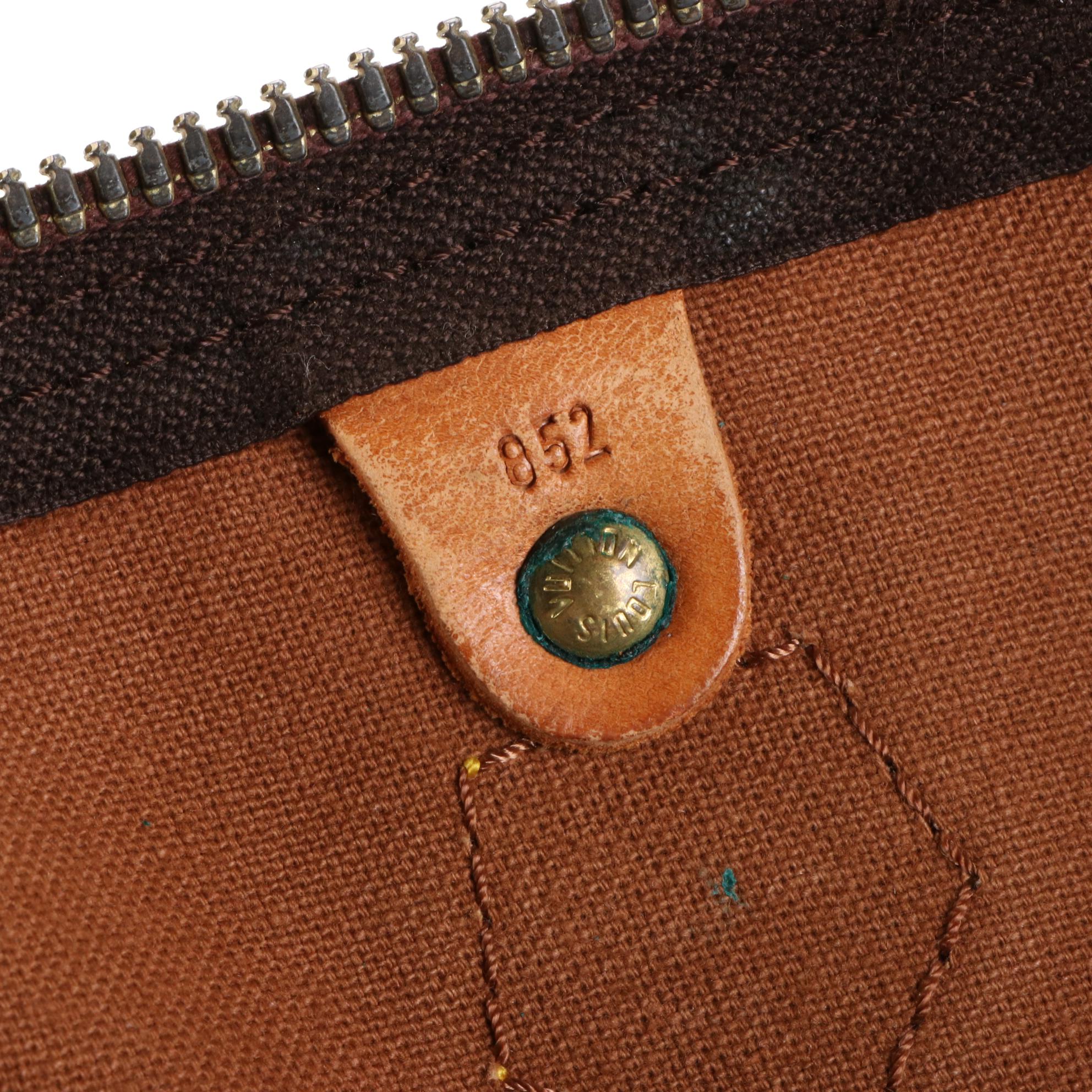 Louis Vuitton Speedy 40 in Monogram Canvas and Vachetta Leather