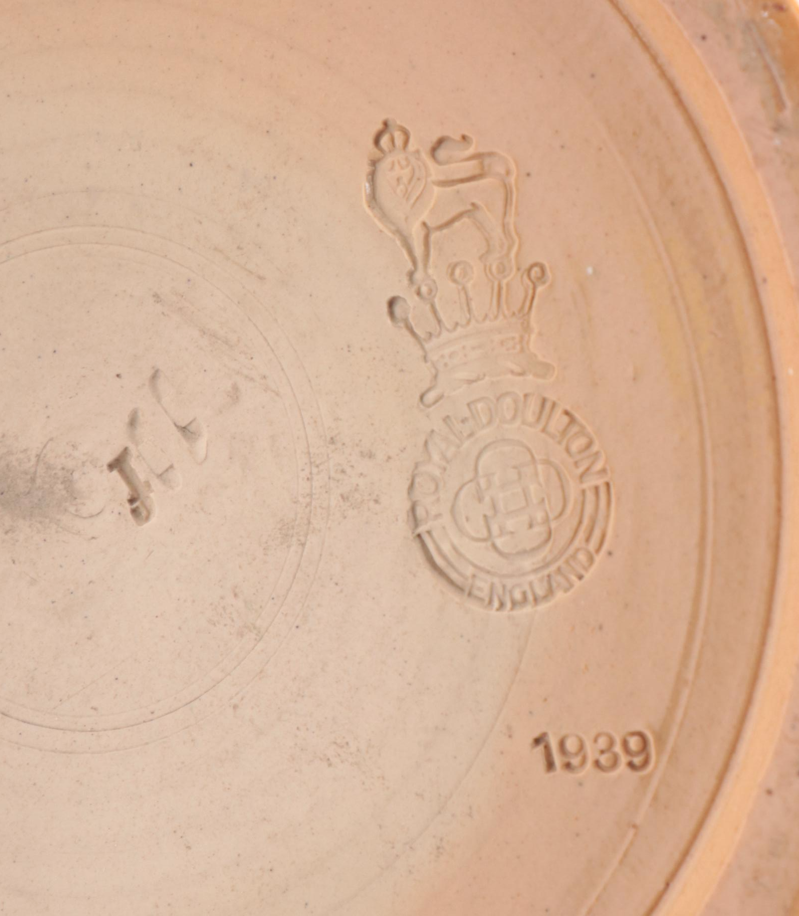 Royal Doulton English Stoneware Tobacco Jar, Early to Mid-20th Century