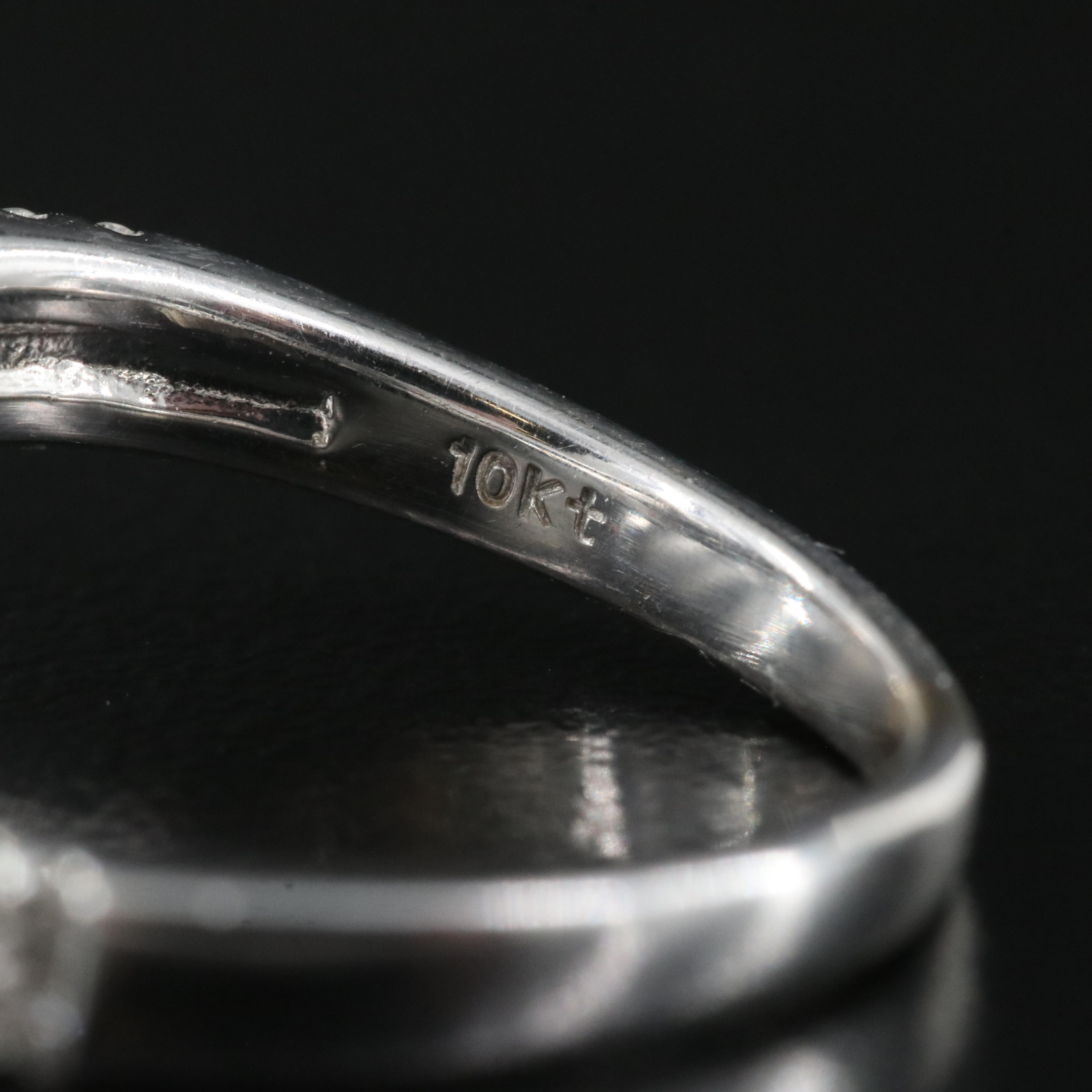 10K 0.45 CTW Diamond Bypass Ring