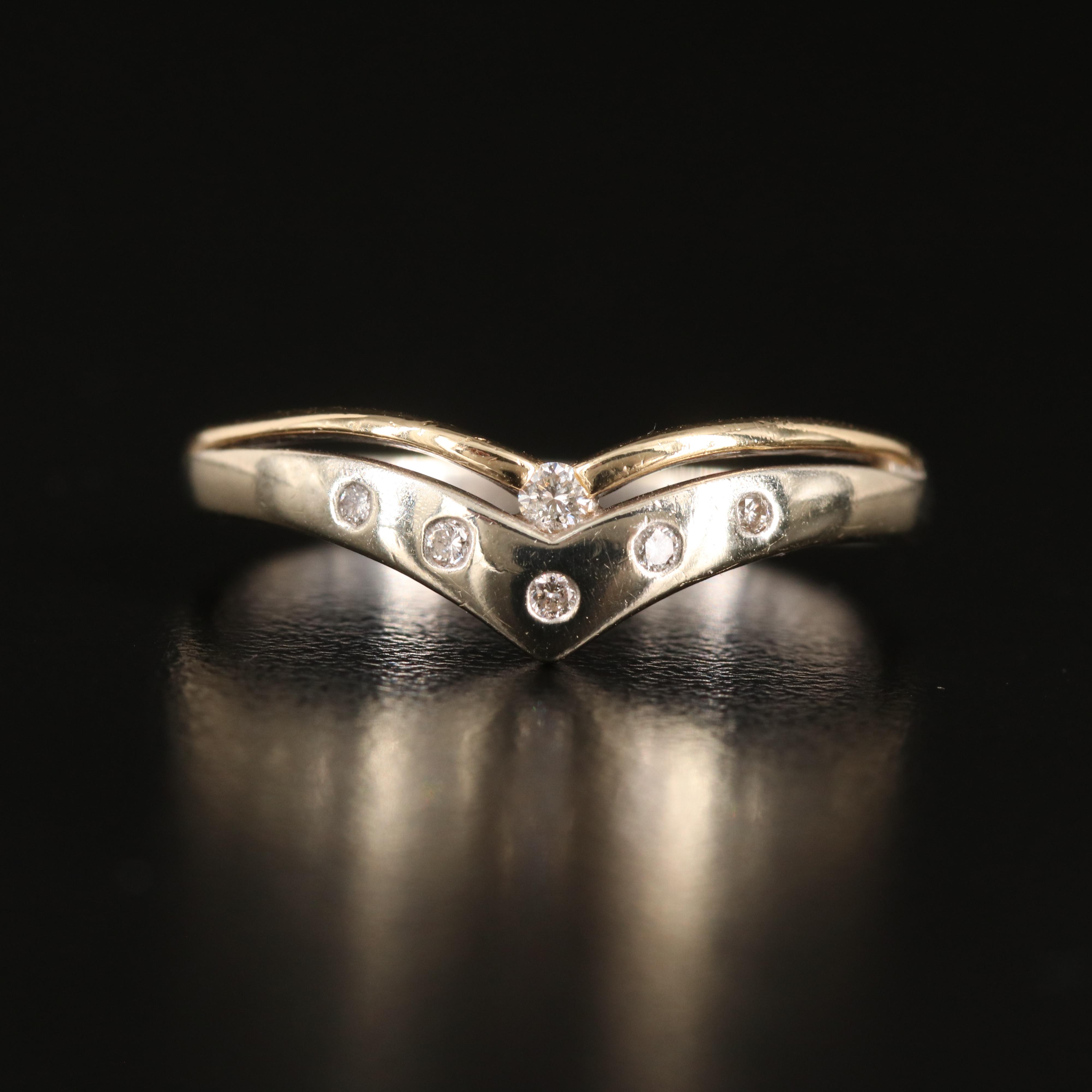 14K 0.12 CTW Diamond Chevron Ring