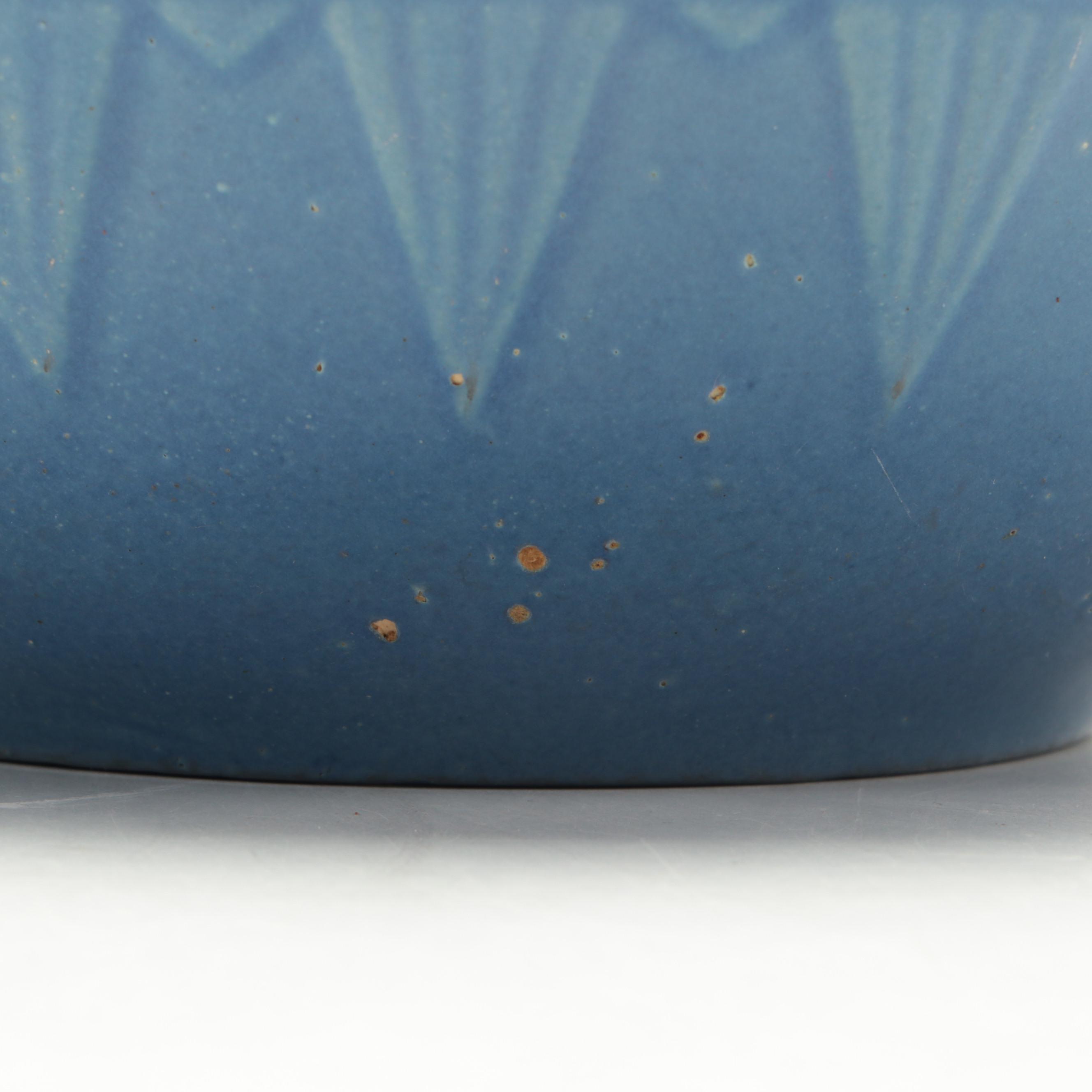 Hull Pottery  with Other Bean Pot, Mixing Bowl and Kitchenware